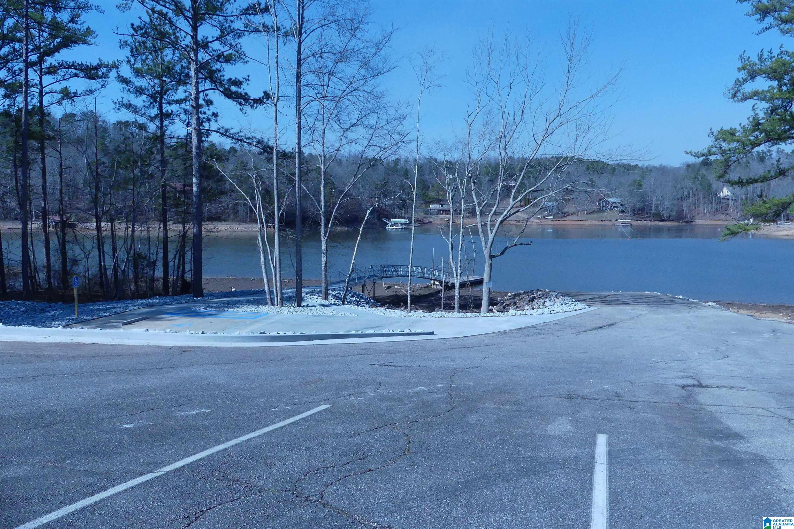 Homes for sale in Wedowee, AL | 832 Point South Dr, Wedowee, AL 36266 | MLS# 21442578