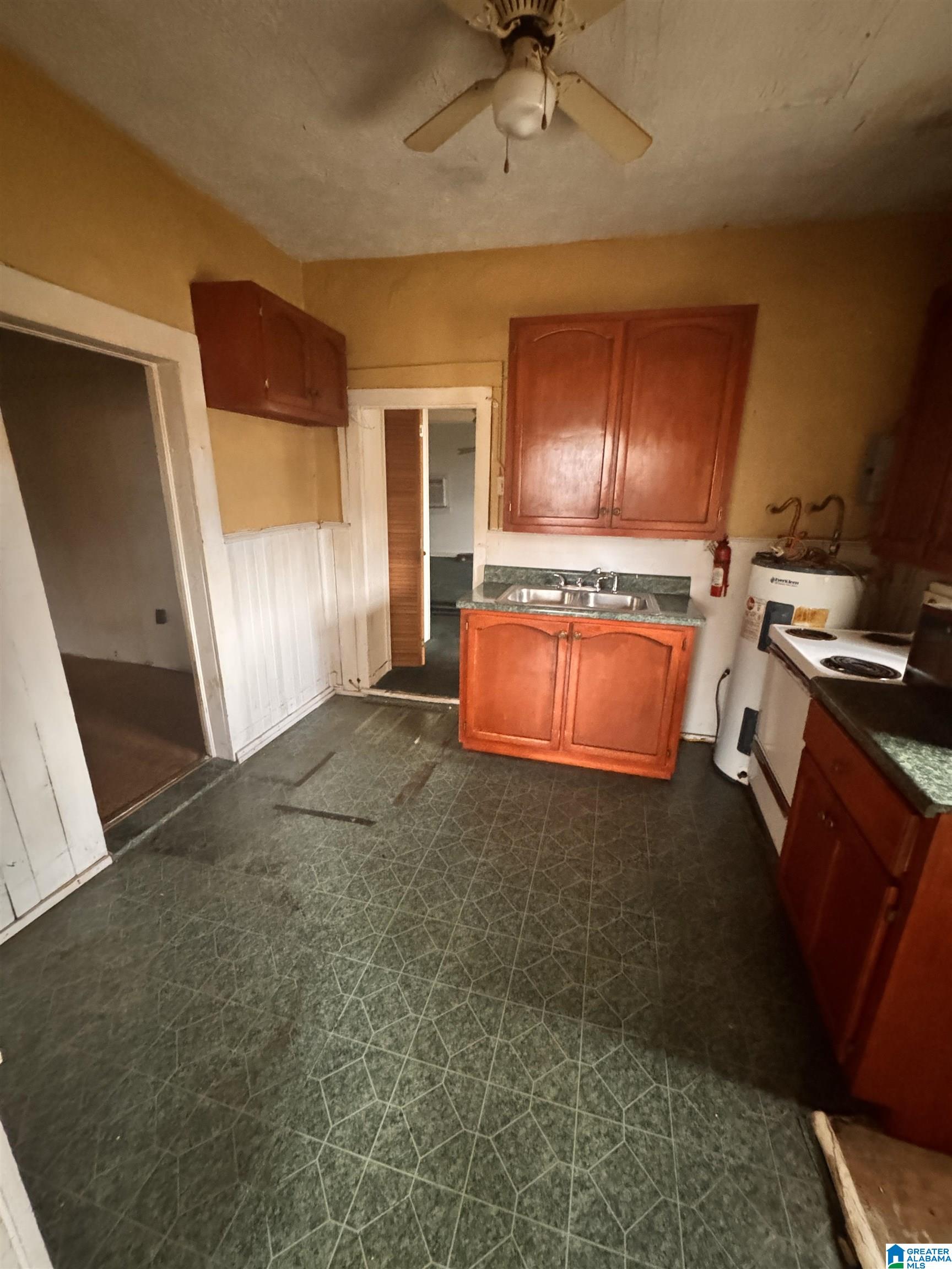 Homes for sale in Anniston, AL | 709 W 17th Street, Anniston, AL 36201 | MLS# 21442660