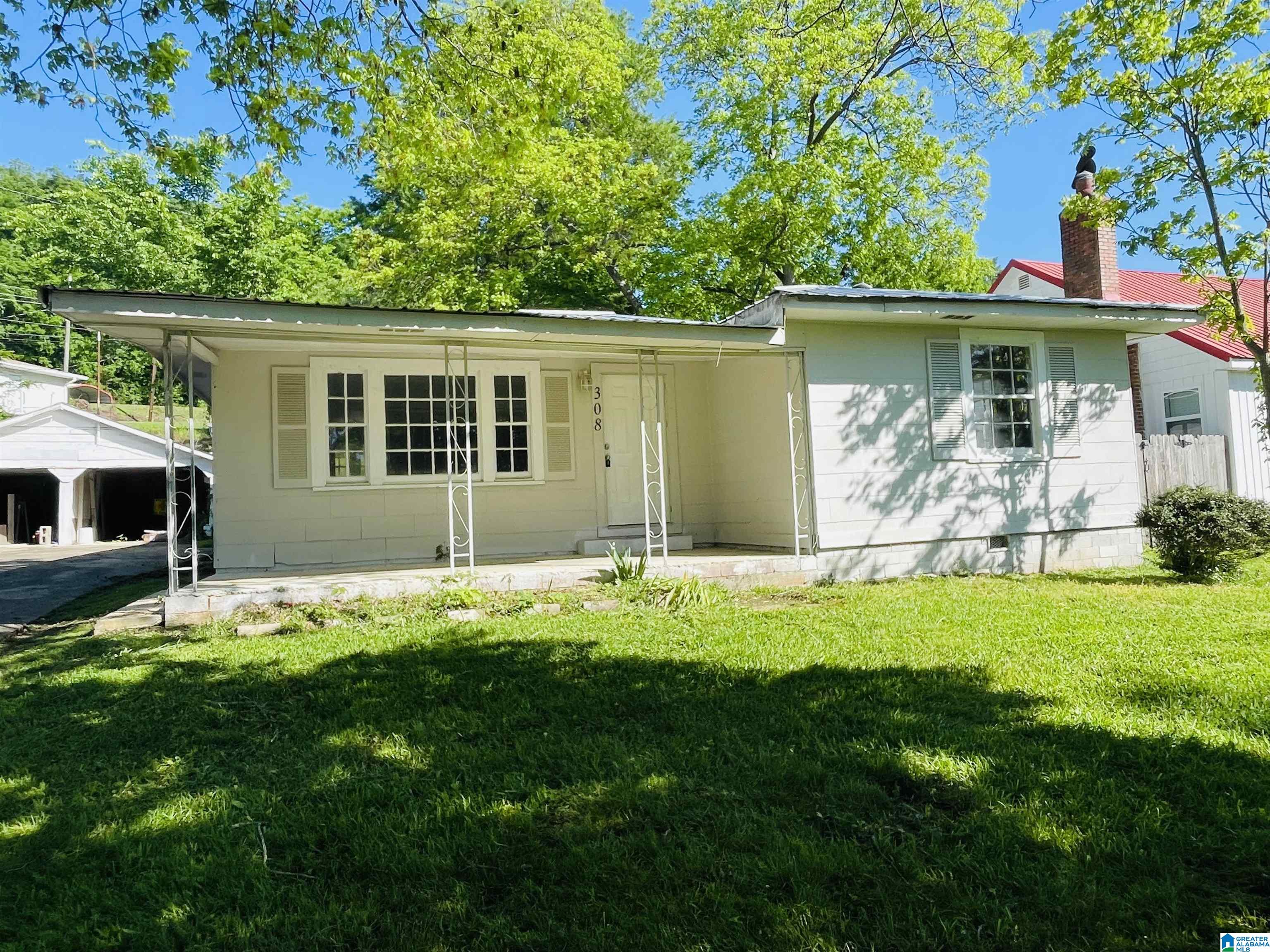 Homes for sale in Oneonta, AL | 308 6th Avenue, Oneonta, AL 35121 | MLS# 21442714