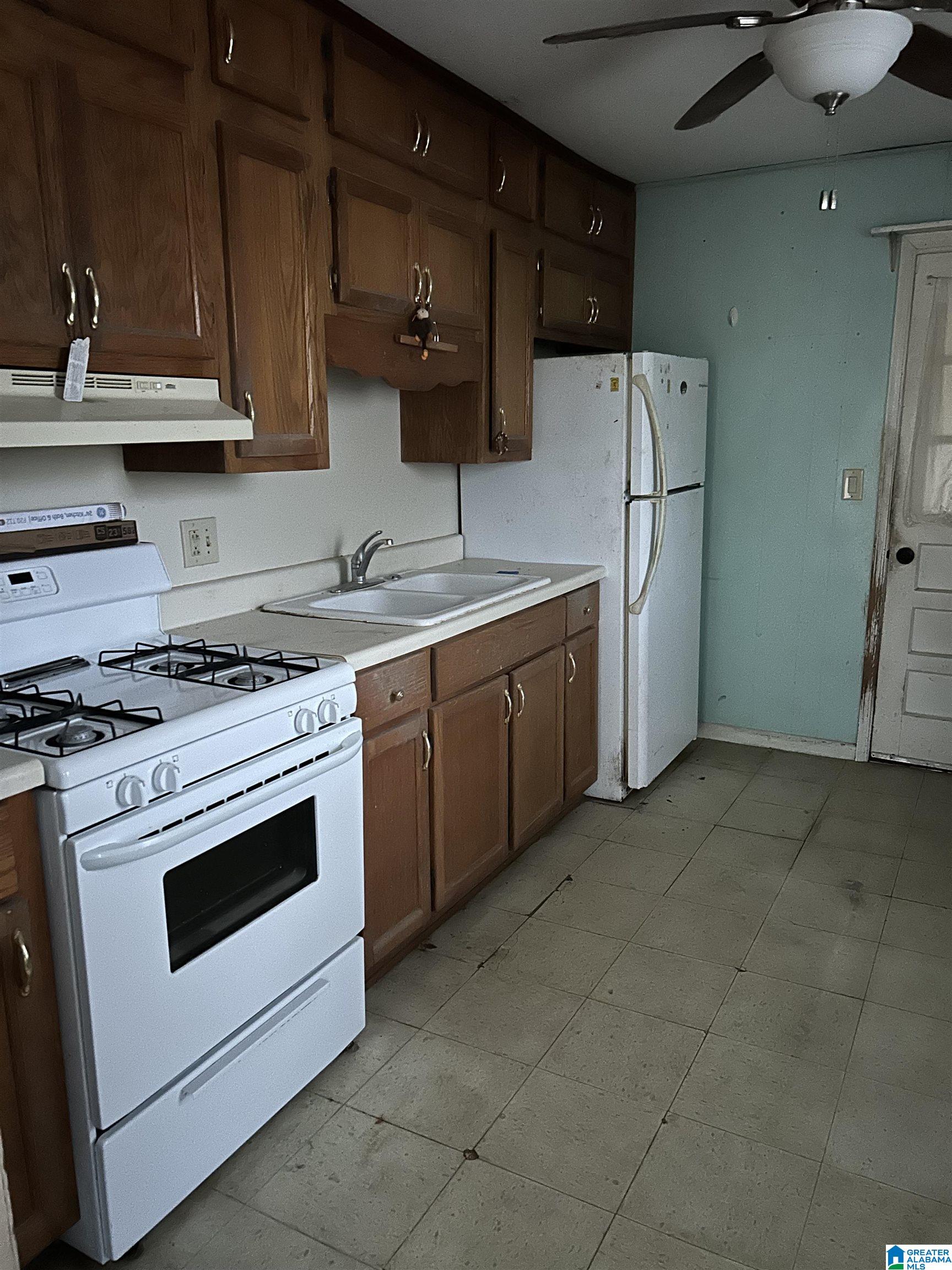 Homes for sale in Anniston, AL | 825 Bellwood Avenue, Anniston, AL 36206 | MLS# 21442736