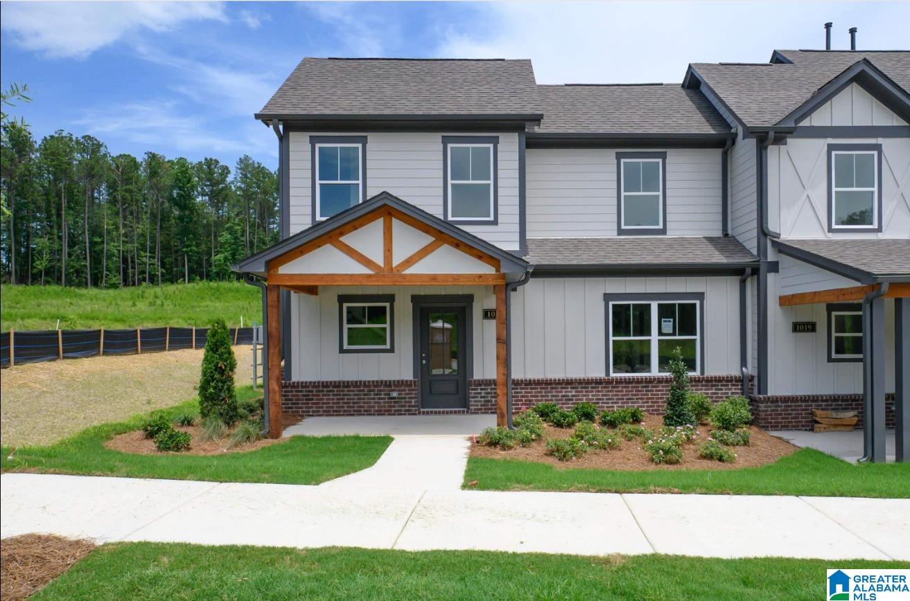 Photo 1 of Townhouse for sale at 1021 Grand River Blvd W, Leeds, AL 35094 | MLS# 21442822 | Listing updated on 2026-09-14