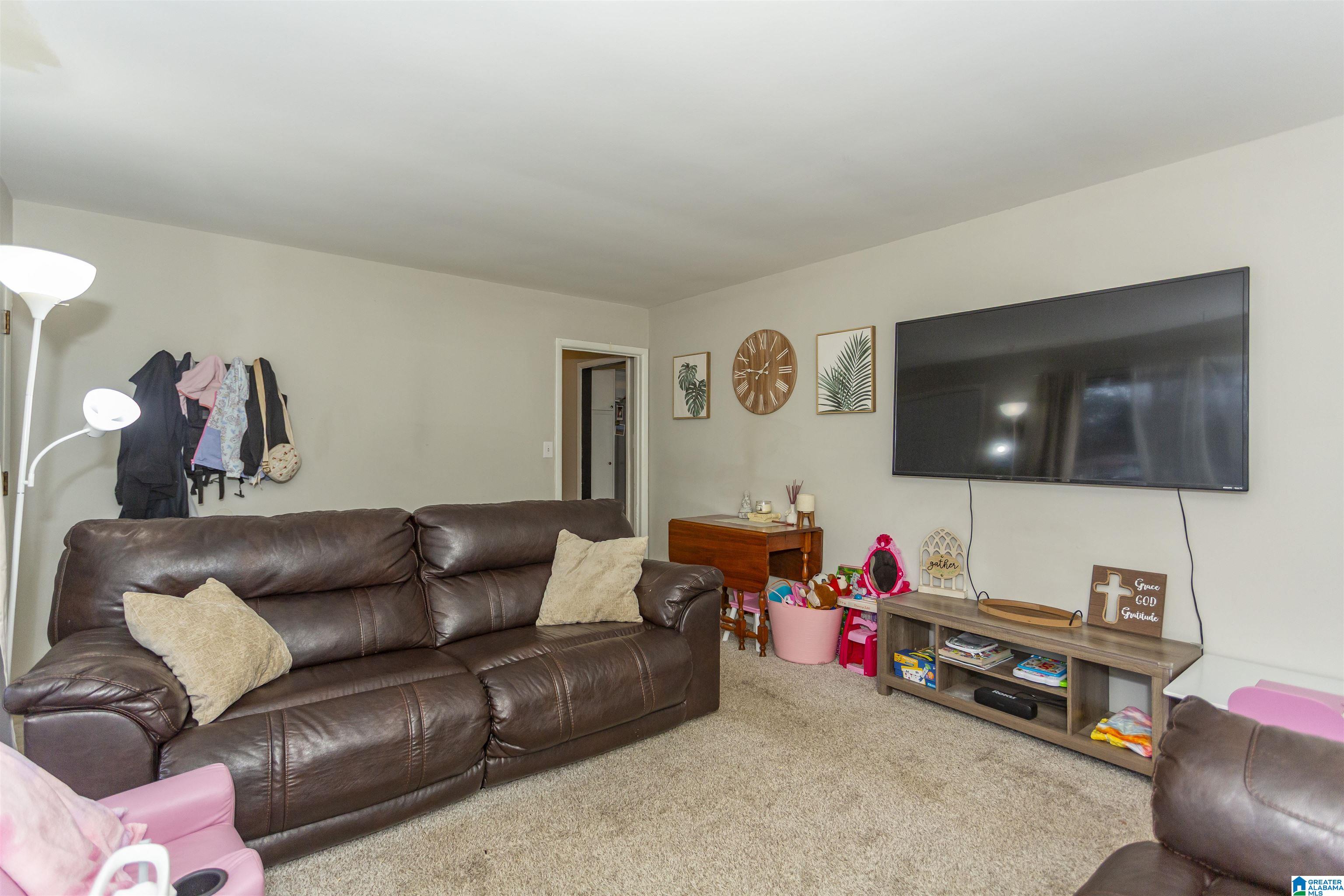 Homes for sale in Hueytown, AL | 1200 Bunchie Street, Hueytown, AL 35023 | MLS# 21442866