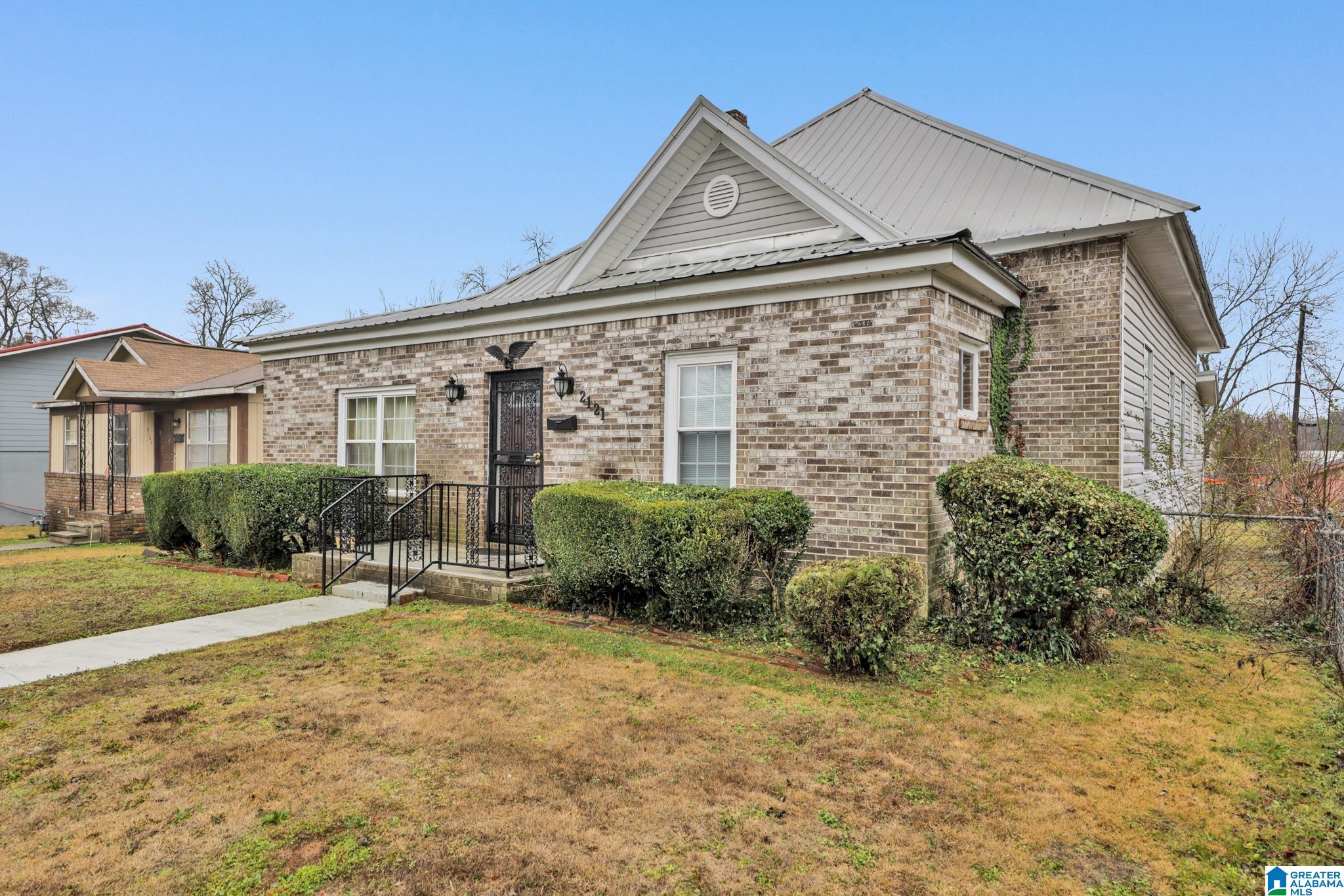 Homes for sale in Birmingham, AL | 2121 47th Pl, Birmingham, AL 35208 | MLS# 21442897