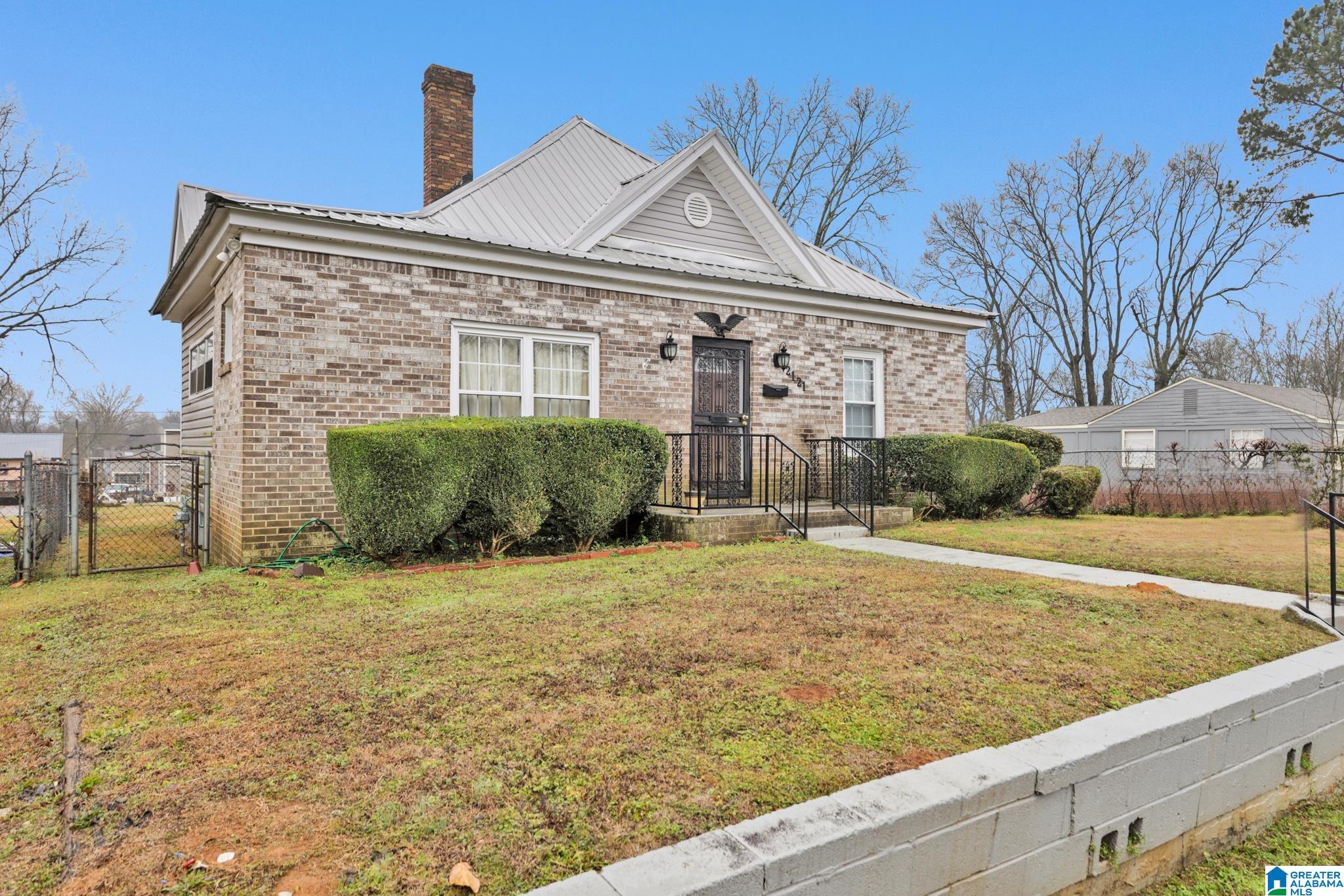 Homes for sale in Birmingham, AL | 2121 47Th Pl, Birmingham, AL 35208 | MLS# 21442897