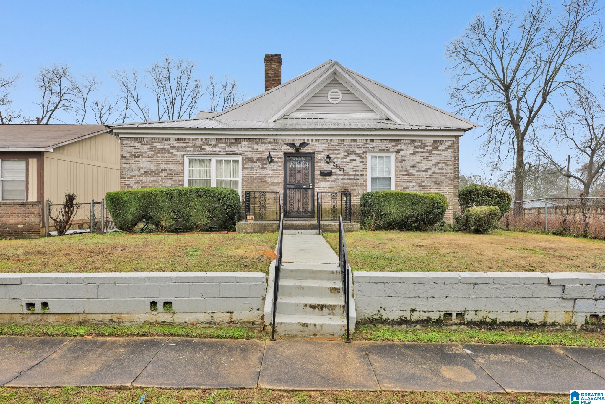 Homes for sale in Birmingham, AL | 2121 47Th Pl, Birmingham, AL 35208 | MLS# 21442897