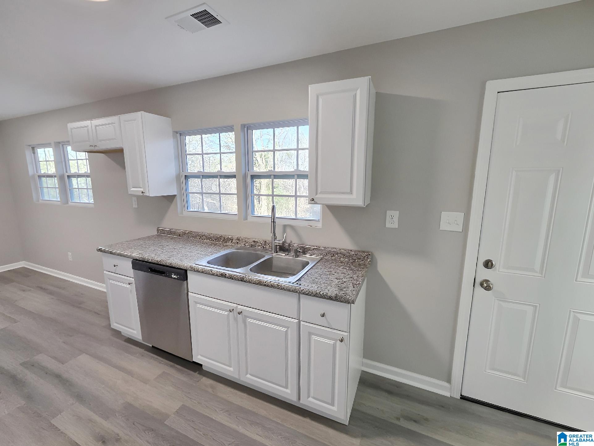 Homes for sale in Warrior, AL | 240 Burns Road, Warrior, AL 35180 | MLS# 21442912