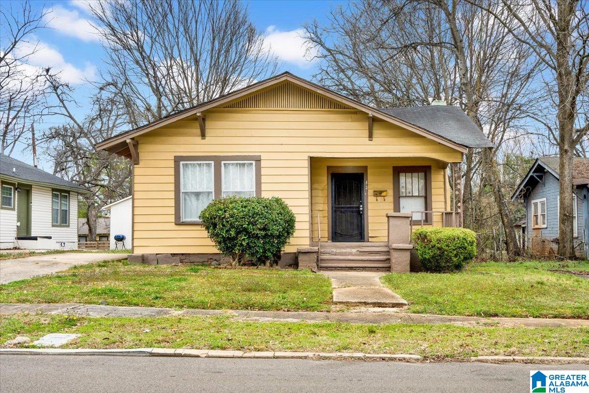 Homes for sale in Birmingham, AL | 4737 Avenue R, Birmingham, AL 35208 | MLS# 21442917