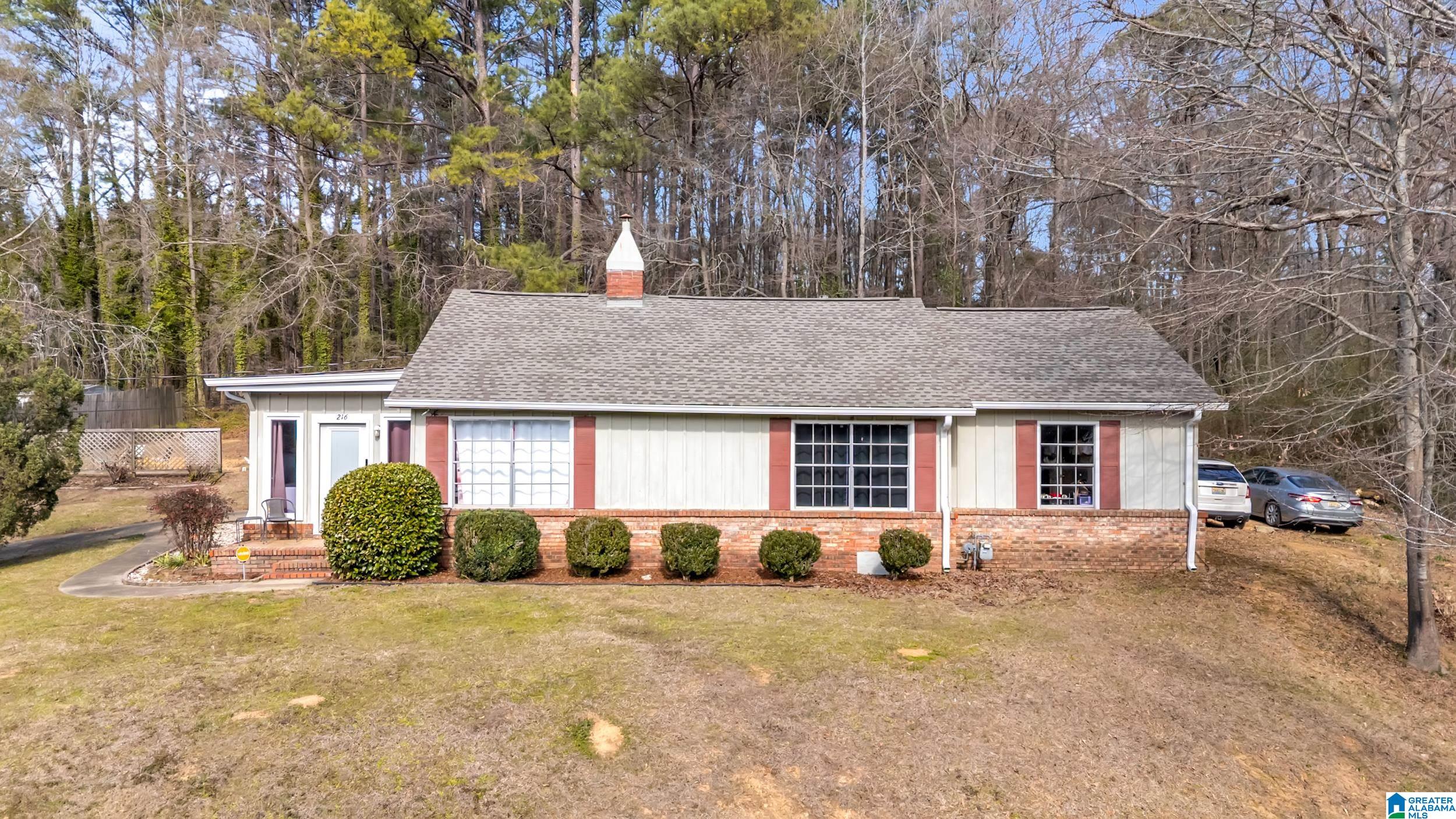 Homes for sale in Hueytown, AL | 216 Virginia Dr, Hueytown, AL 35023 | MLS# 21443040