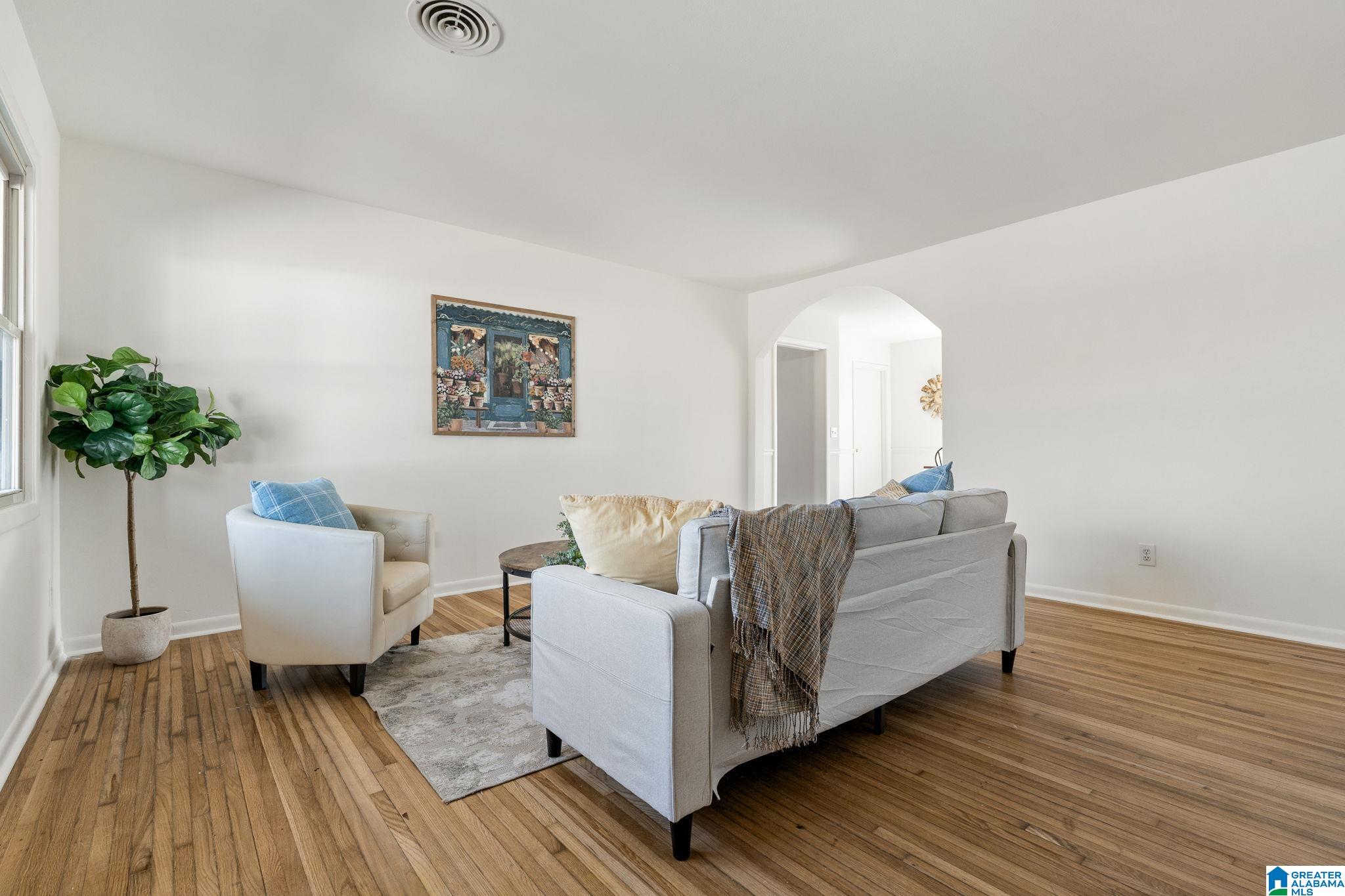 Homes for sale in Hueytown, AL | 2904 Dwaine Avenue, Hueytown, AL 35023 | MLS# 21443056