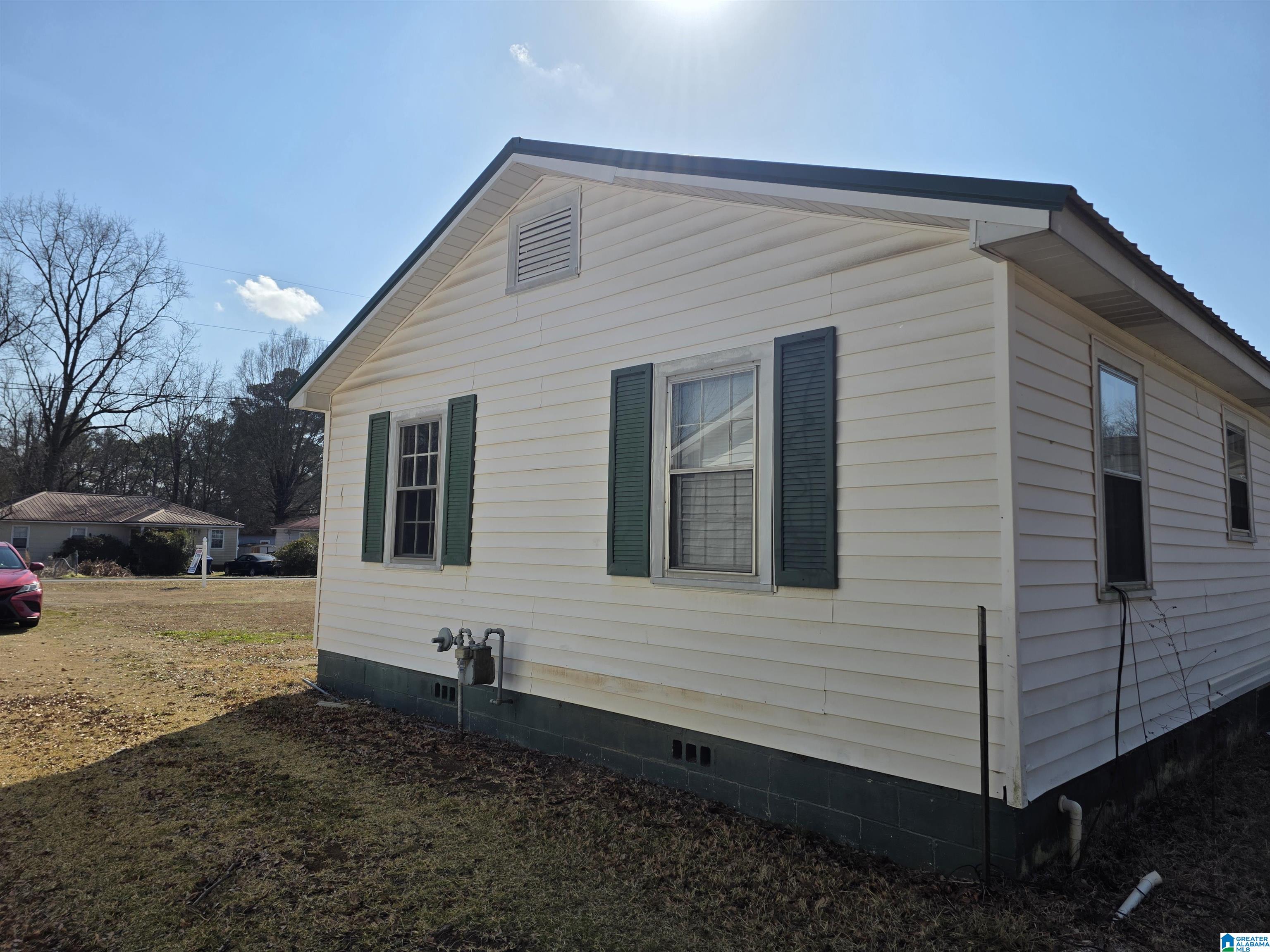 Photo 3 of Sale Pending at 533 Leahy Cir, Talladega, AL 35160 | MLS# 21443139 | Listing updated on 2026-09-21