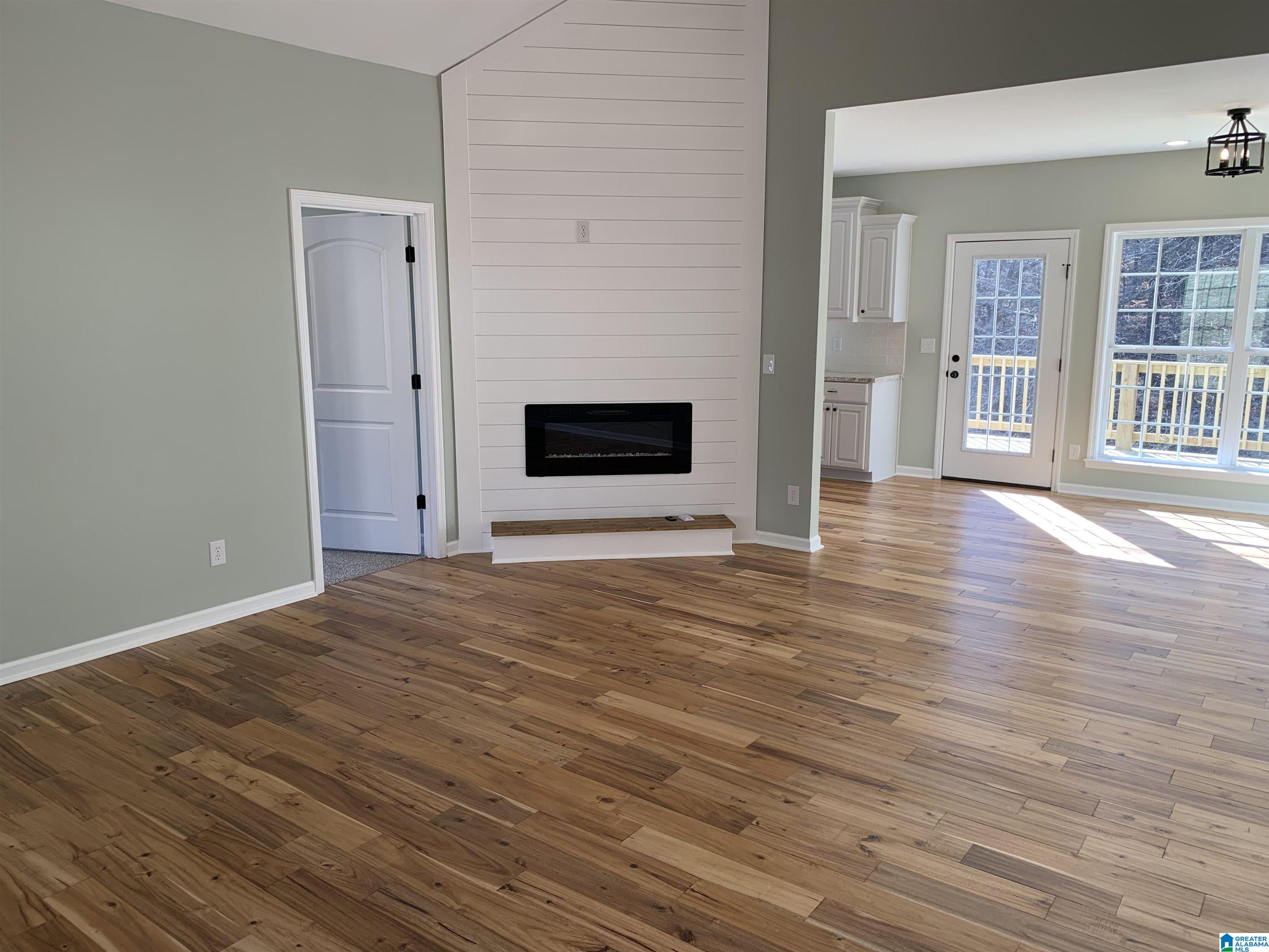 Homes for sale in Warrior, AL | 821 Lakeshore Circle, Warrior, AL 35180 | MLS# 21443161