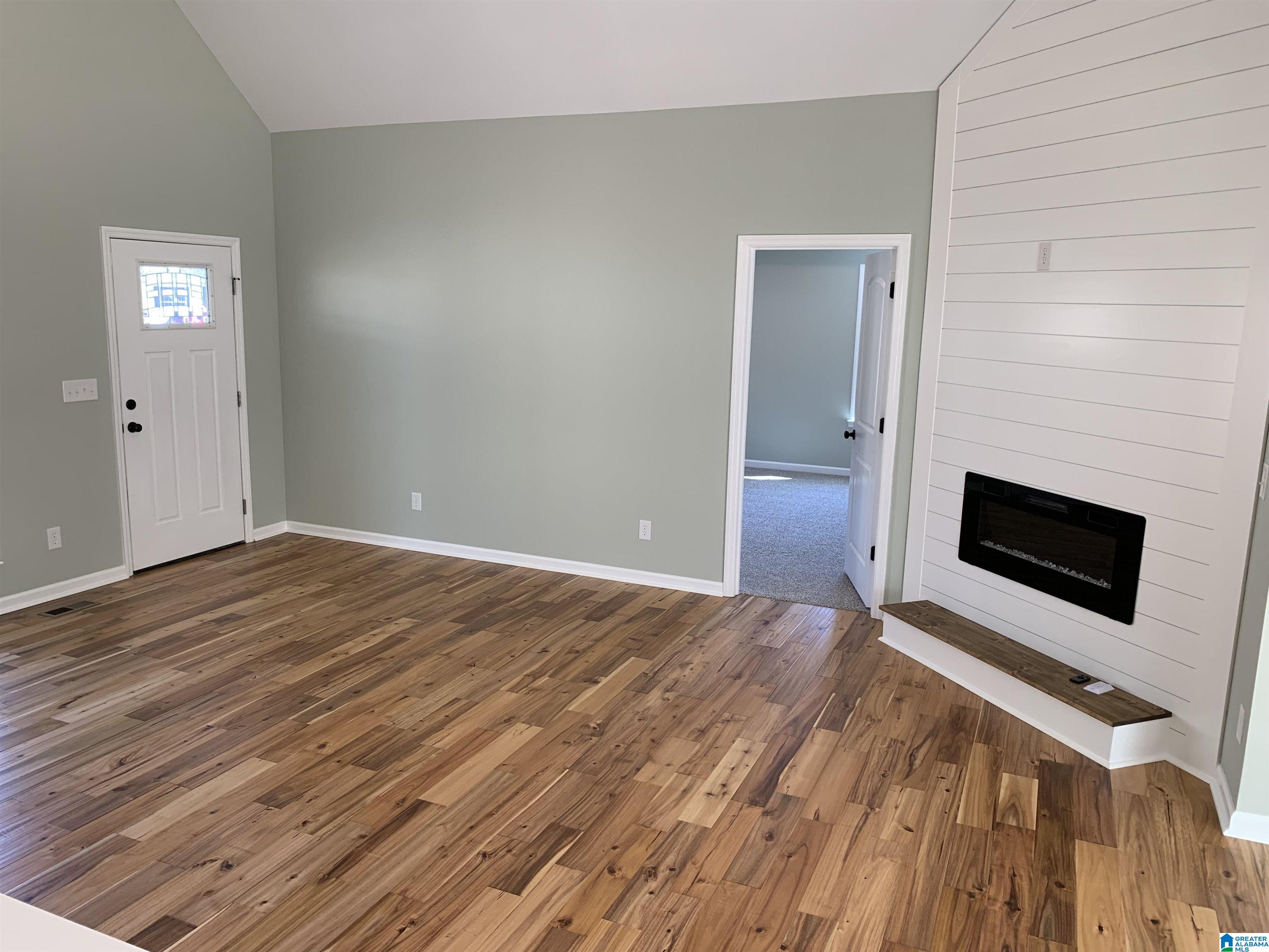 Homes for sale in Warrior, AL | 821 Lakeshore Circle, Warrior, AL 35180 | MLS# 21443161