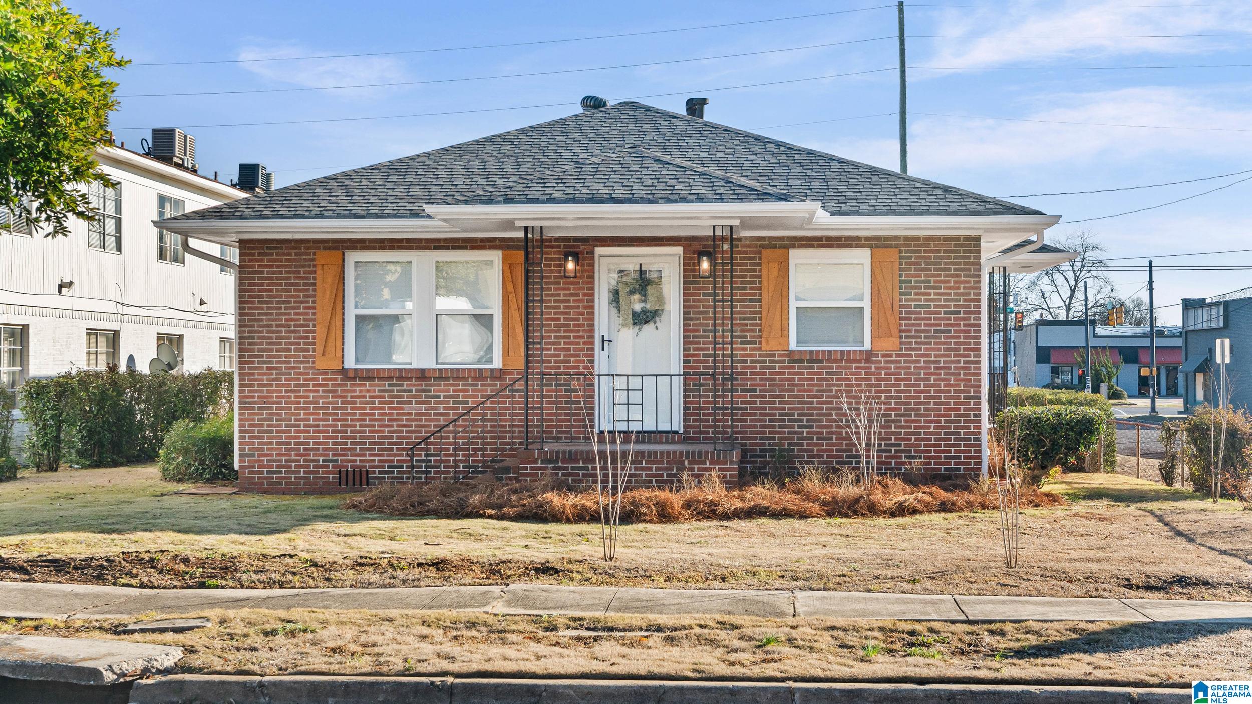Homes for sale in Birmingham, AL | 1329 4th Avenue W, Birmingham, AL 35208 | MLS# 21443163