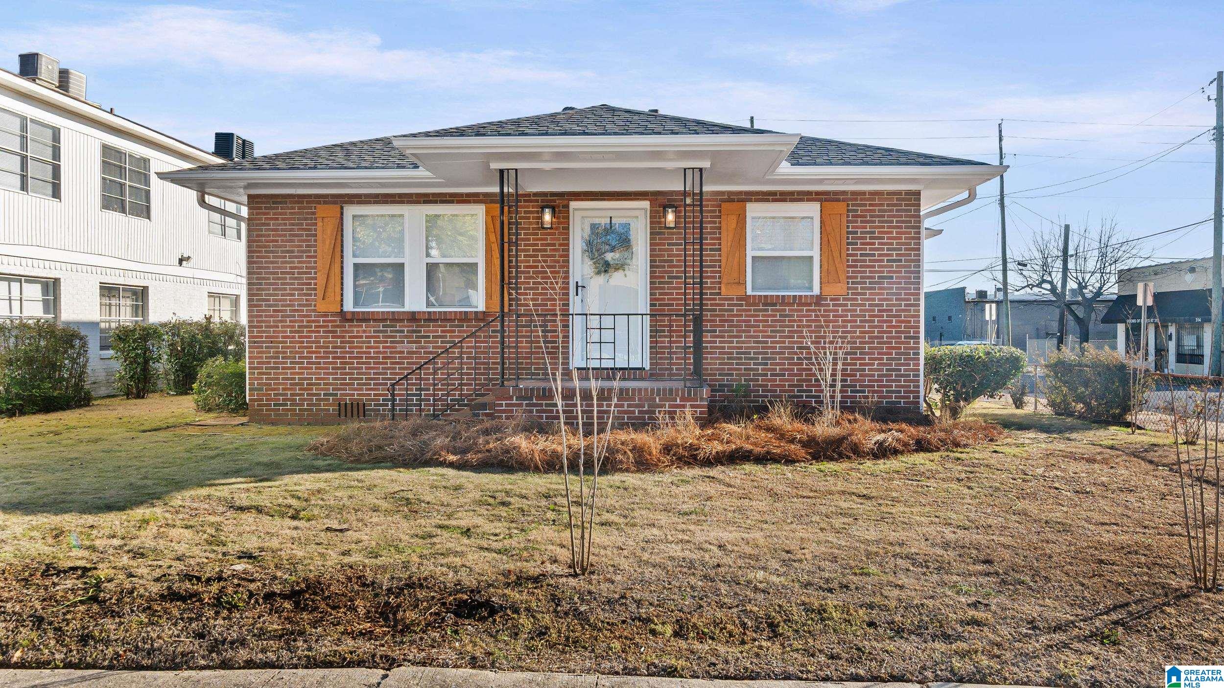 Homes for sale in Birmingham, AL | 1329 4th Avenue W, Birmingham, AL 35208 | MLS# 21443163