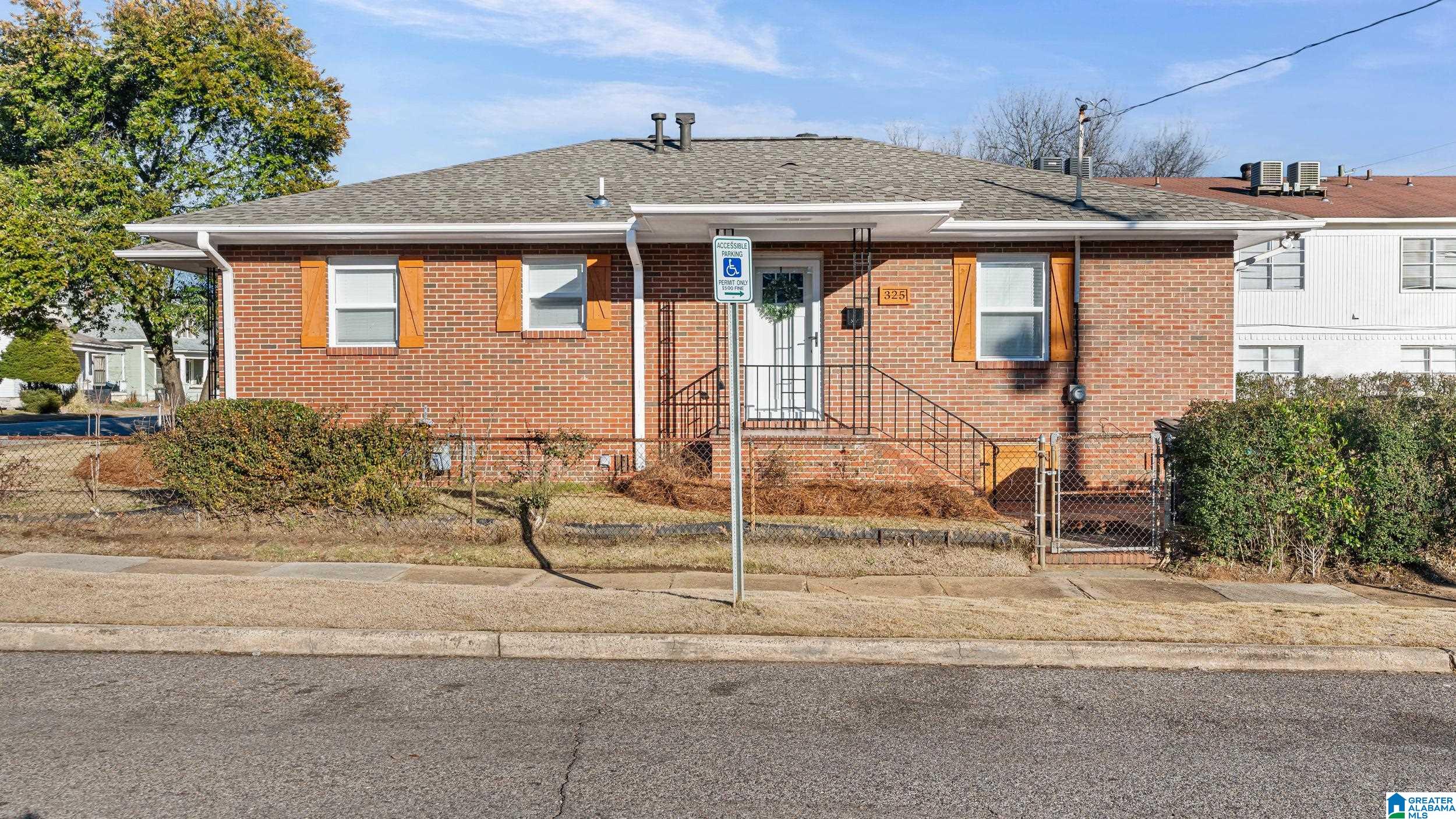 Homes for sale in Birmingham, AL | 1329 4Th Avenue W, Birmingham, AL 35208 | MLS# 21443163
