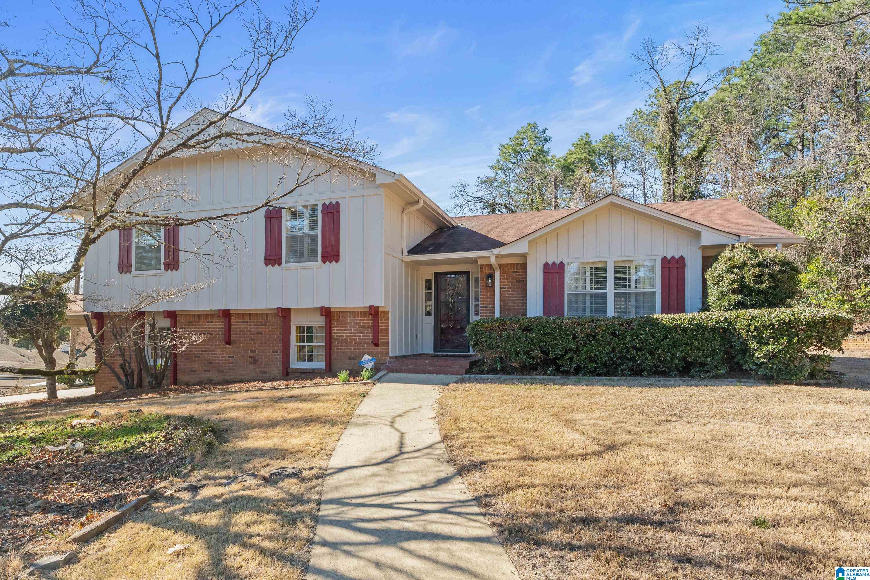 Homes for sale in Vestavia Hills, AL | 1908 Balfour Dr, Vestavia Hills, AL 35216 | MLS# 21443204