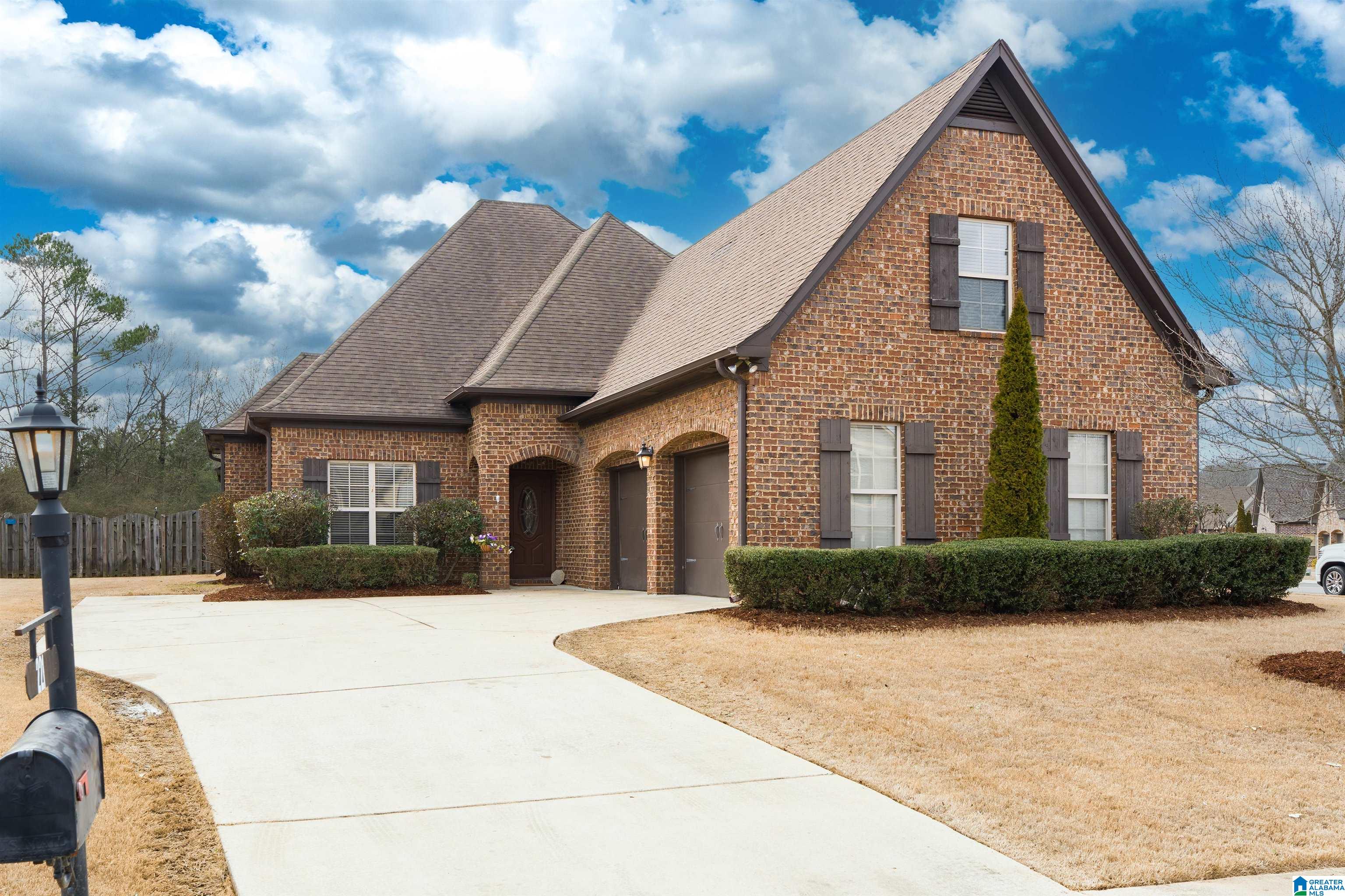 Homes for sale in Alabaster, AL | 221 Lacey Avenue, Alabaster, AL 35114 | MLS# 21443255