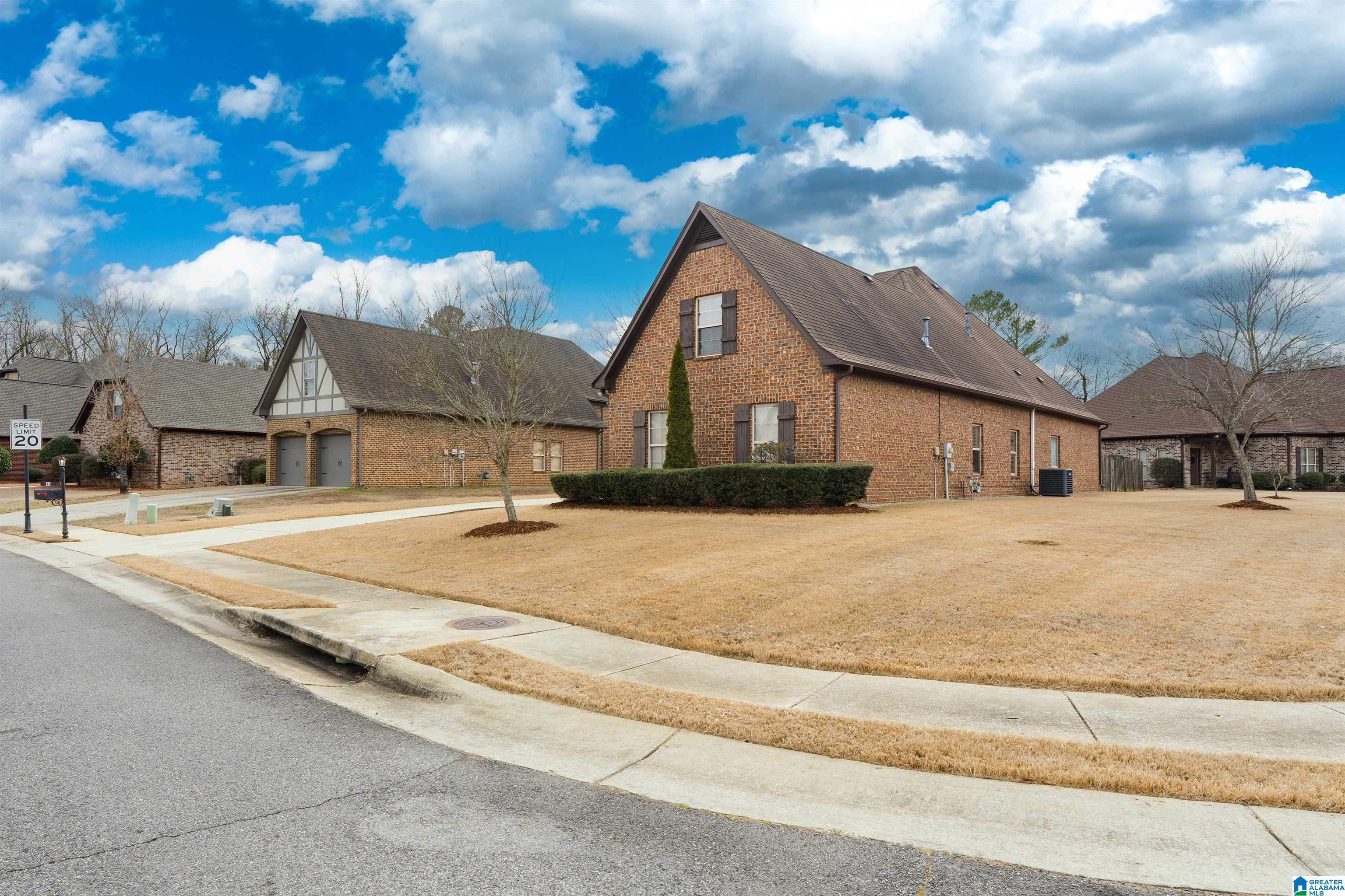 Homes for sale in Alabaster, AL | 221 Lacey Avenue, Alabaster, AL 35114 | MLS# 21443255