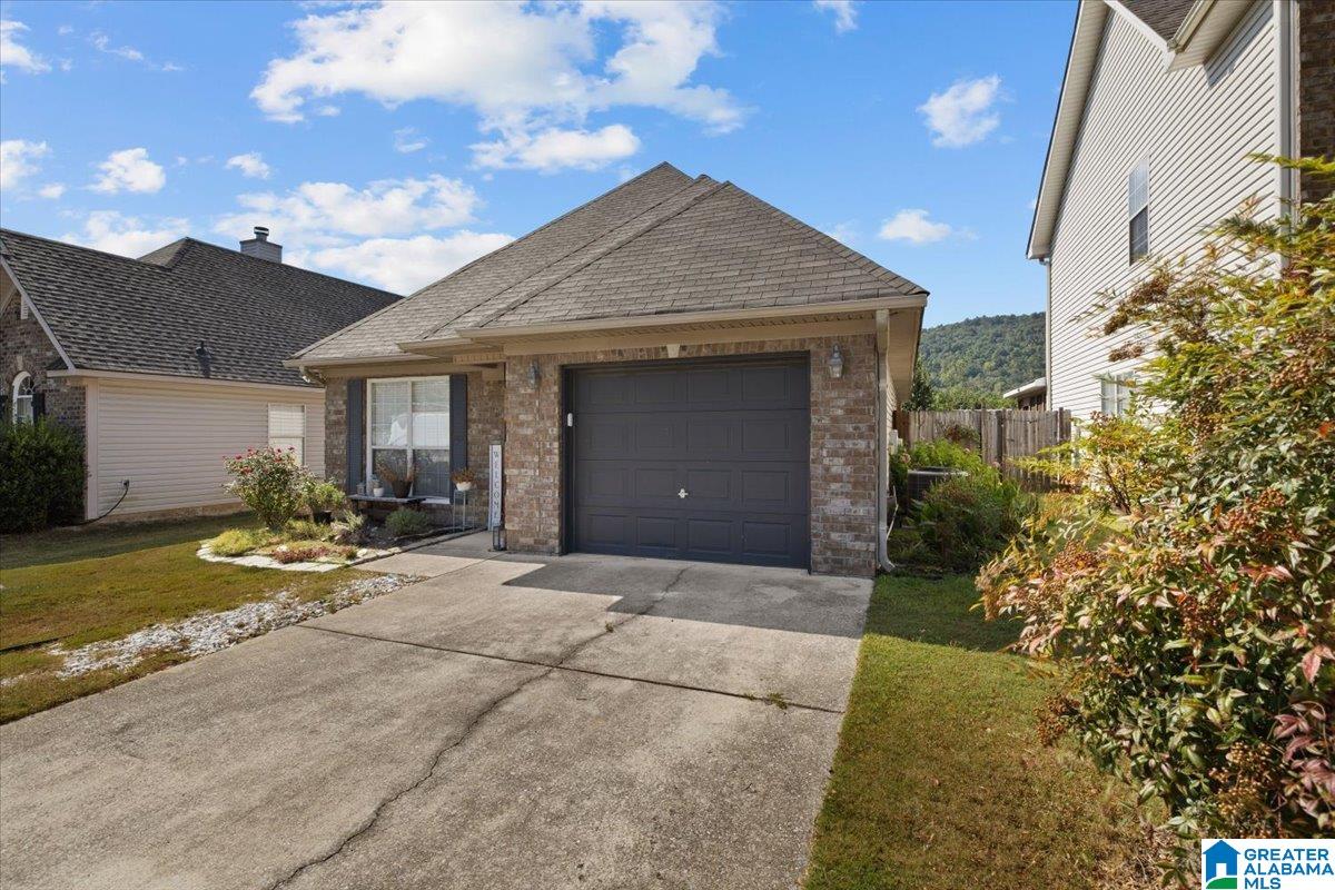 Homes for sale in Sterrett, AL | 2507 Forest Lakes Lane, Sterrett, AL 35147 | MLS# 21443256