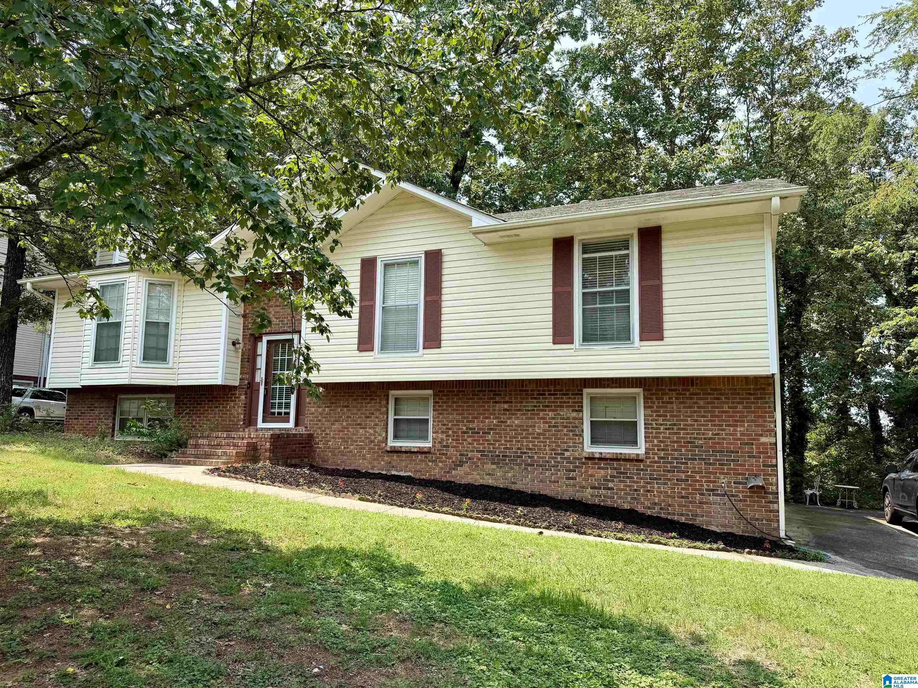2nd image of 1435 Secretariat Dr, Helena, AL 35080 | MLS# 21443287