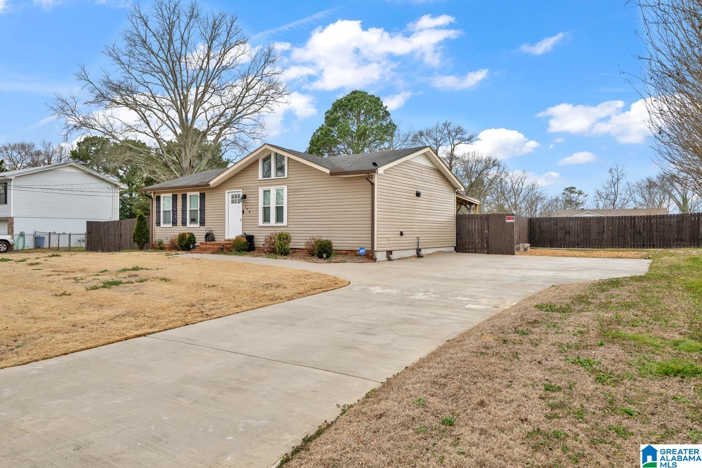 Homes for sale in Warrior, AL | 715 Cherokee Trail, Warrior, AL 35180 | MLS# 21443295