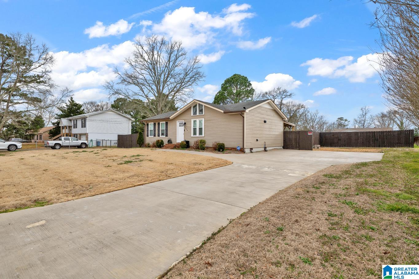 Homes for sale in Warrior, AL | 715 Cherokee Trail, Warrior, AL 35180 | MLS# 21443295