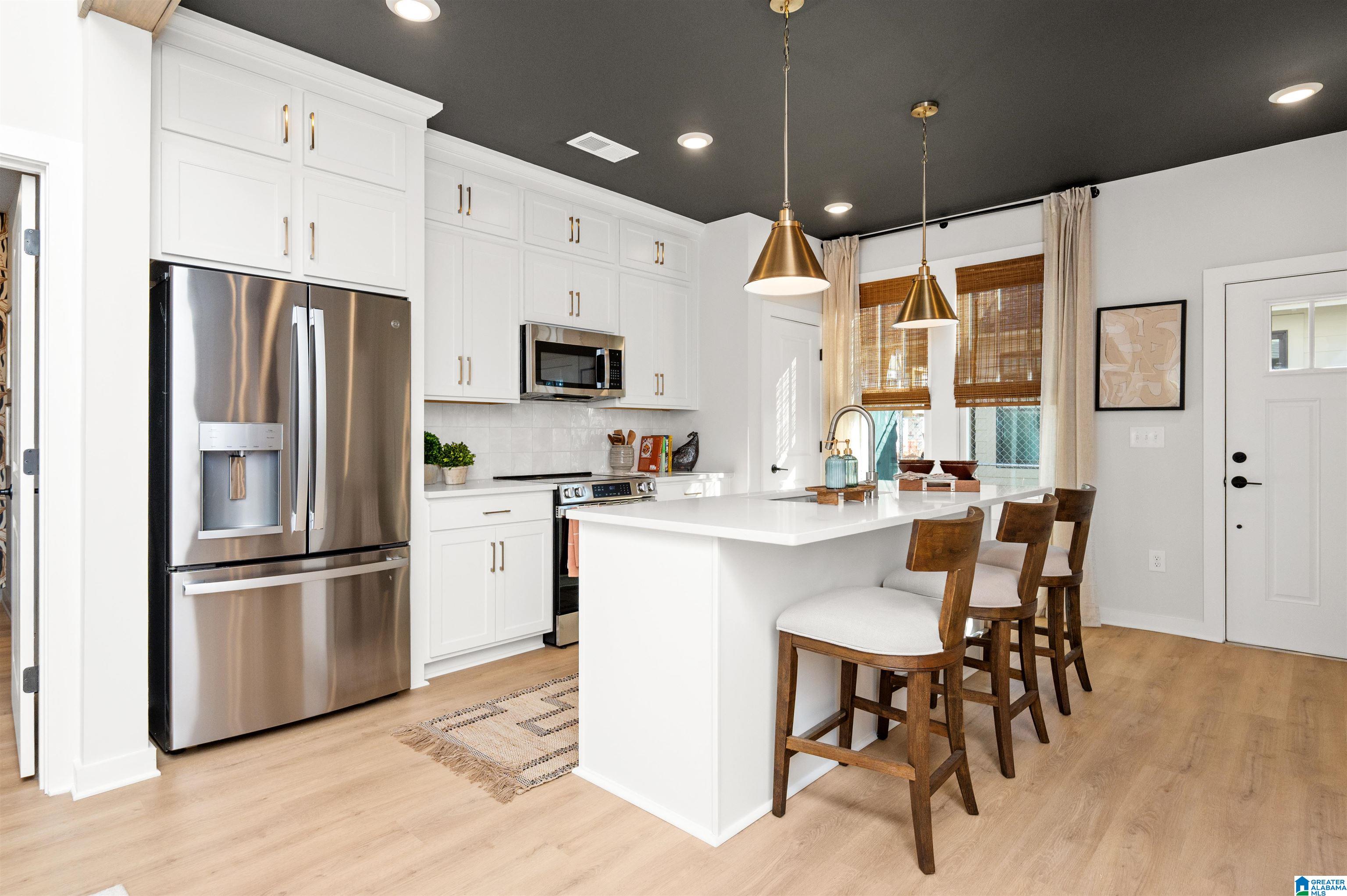 Homes for sale in Hoover, AL | 1801 Williamette Trace #111, Hoover, AL 35244 | MLS# 21443338