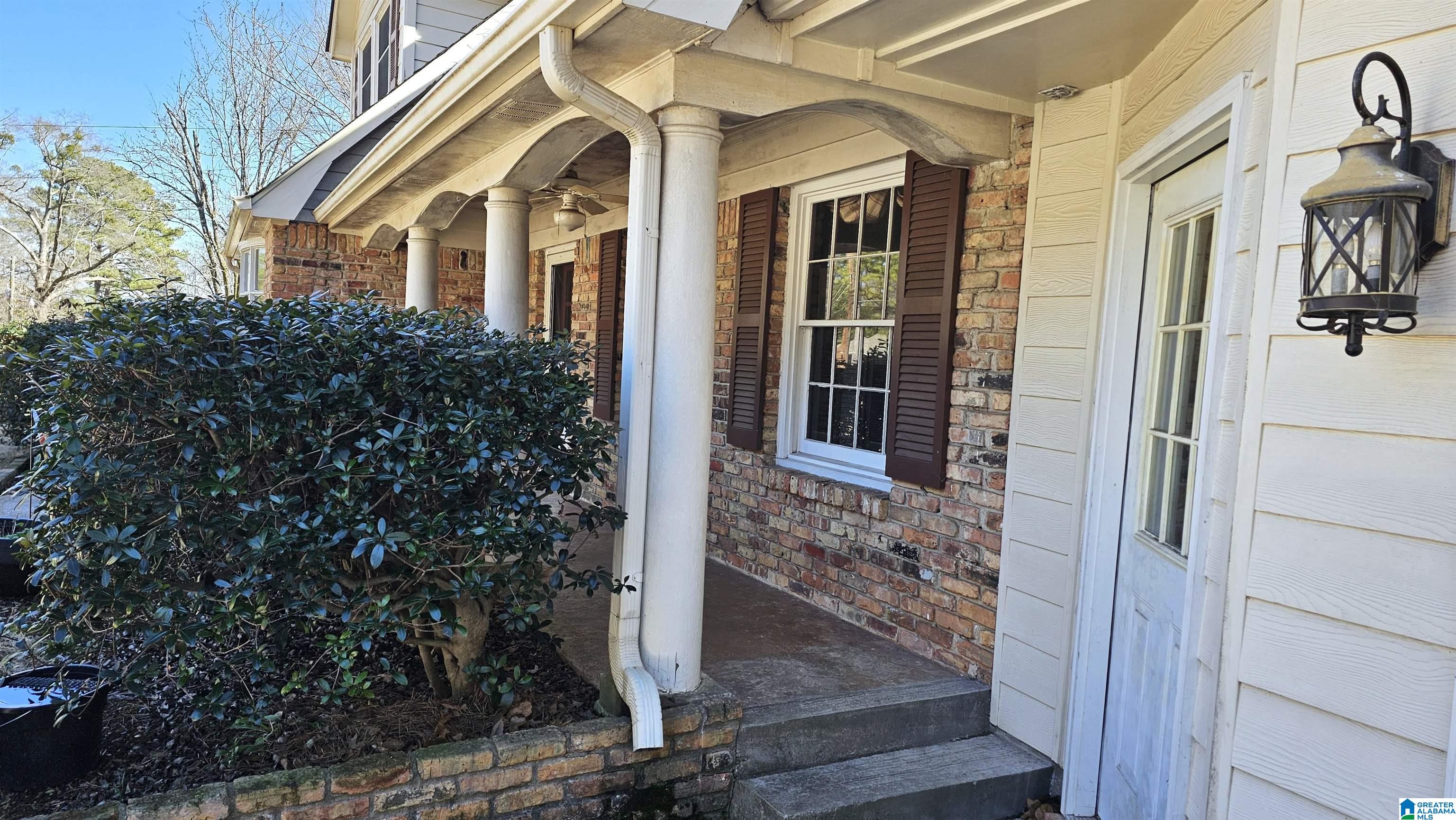 Homes for sale in Hueytown, AL | 3023 Cherokee Dr, Hueytown, AL 35023 | MLS# 21443377