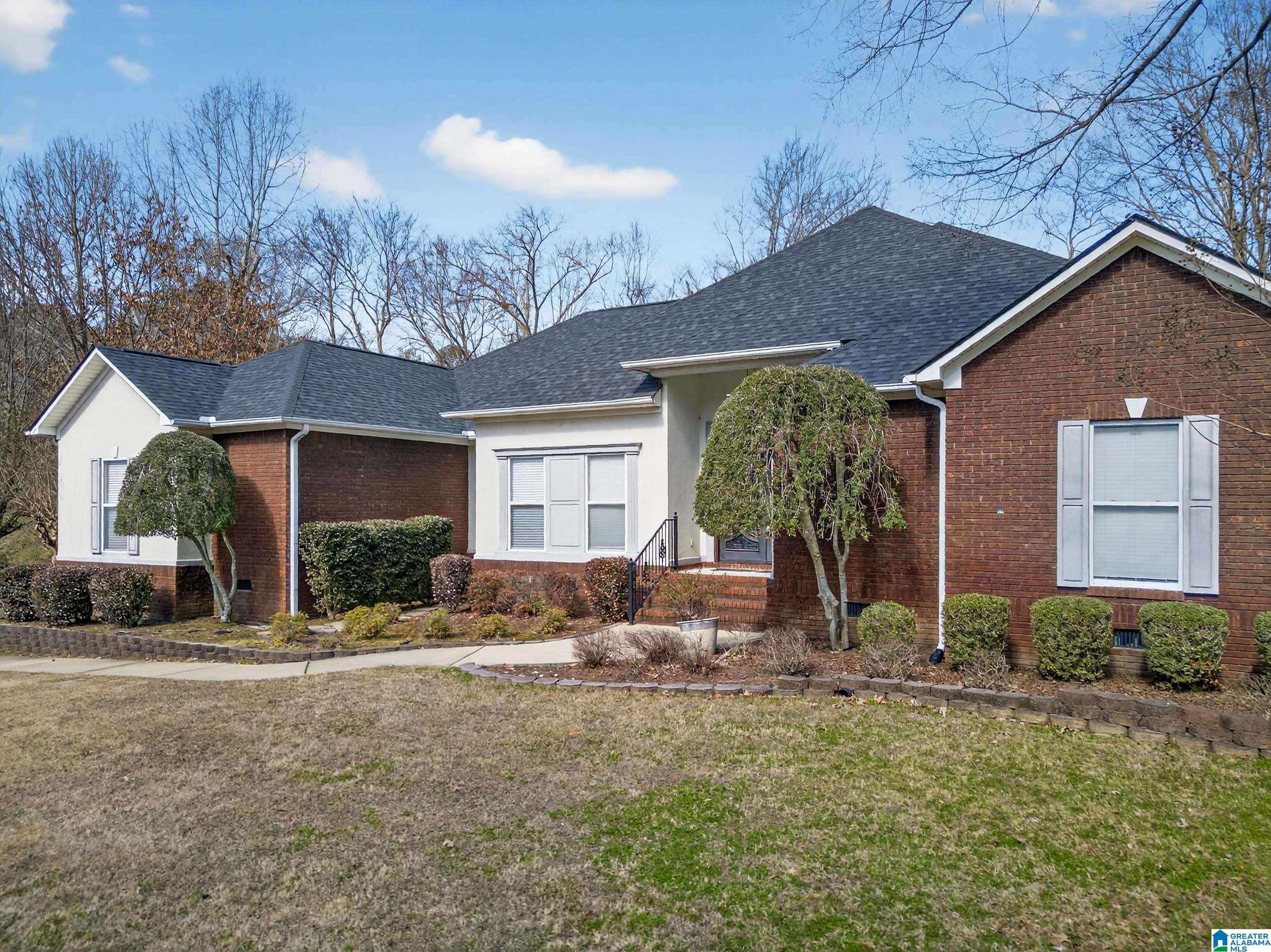 Homes for sale in Rainbow City, AL | 202 Dunaway Trace, Rainbow City, AL 35906 | MLS# 21443392