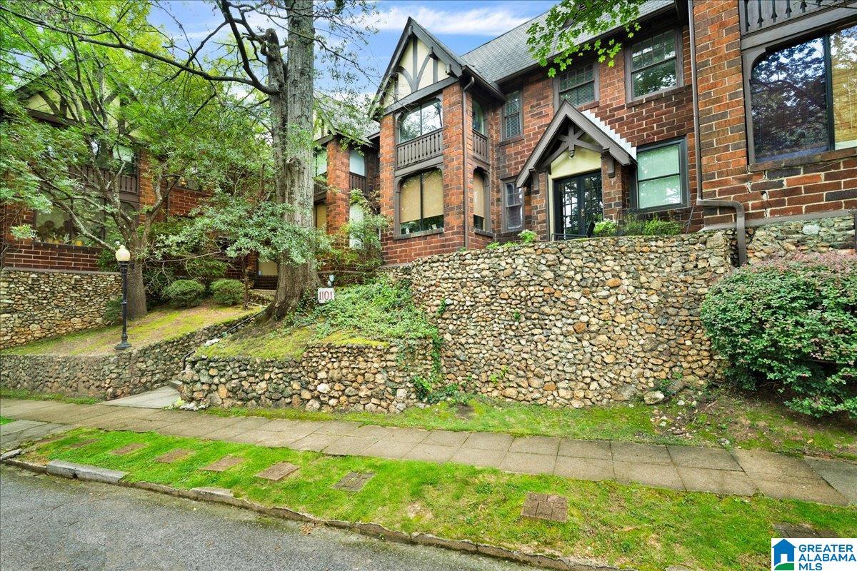 2nd image of 1101 28th Pl S #6, Birmingham, AL 35205 | MLS# 21443535