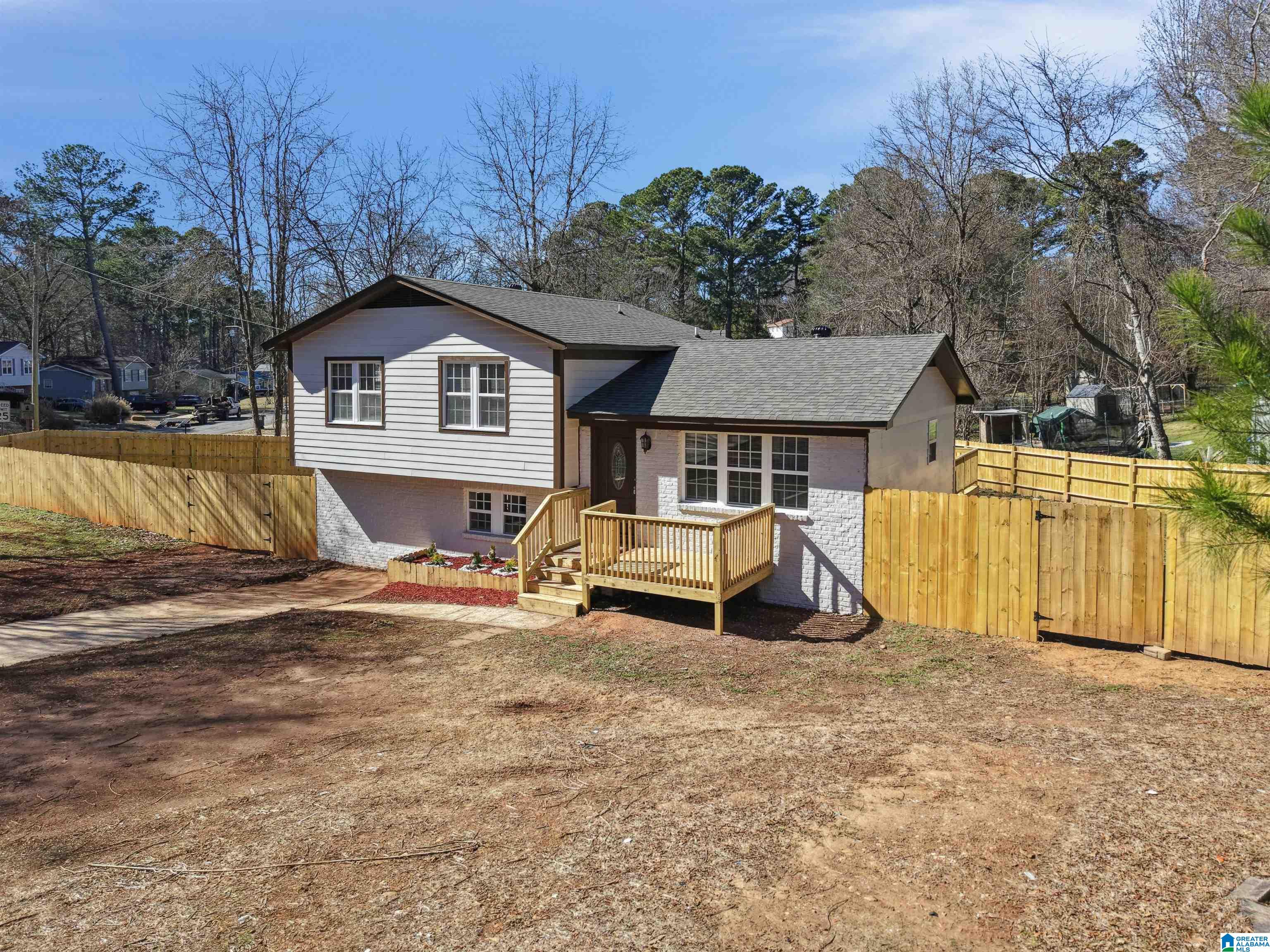 Photo 3 of Single family home for sale at 5200 Hickory Dr Ne, Pinson, AL 35126 | MLS# 21443542 | Listing updated on 2026-06-01