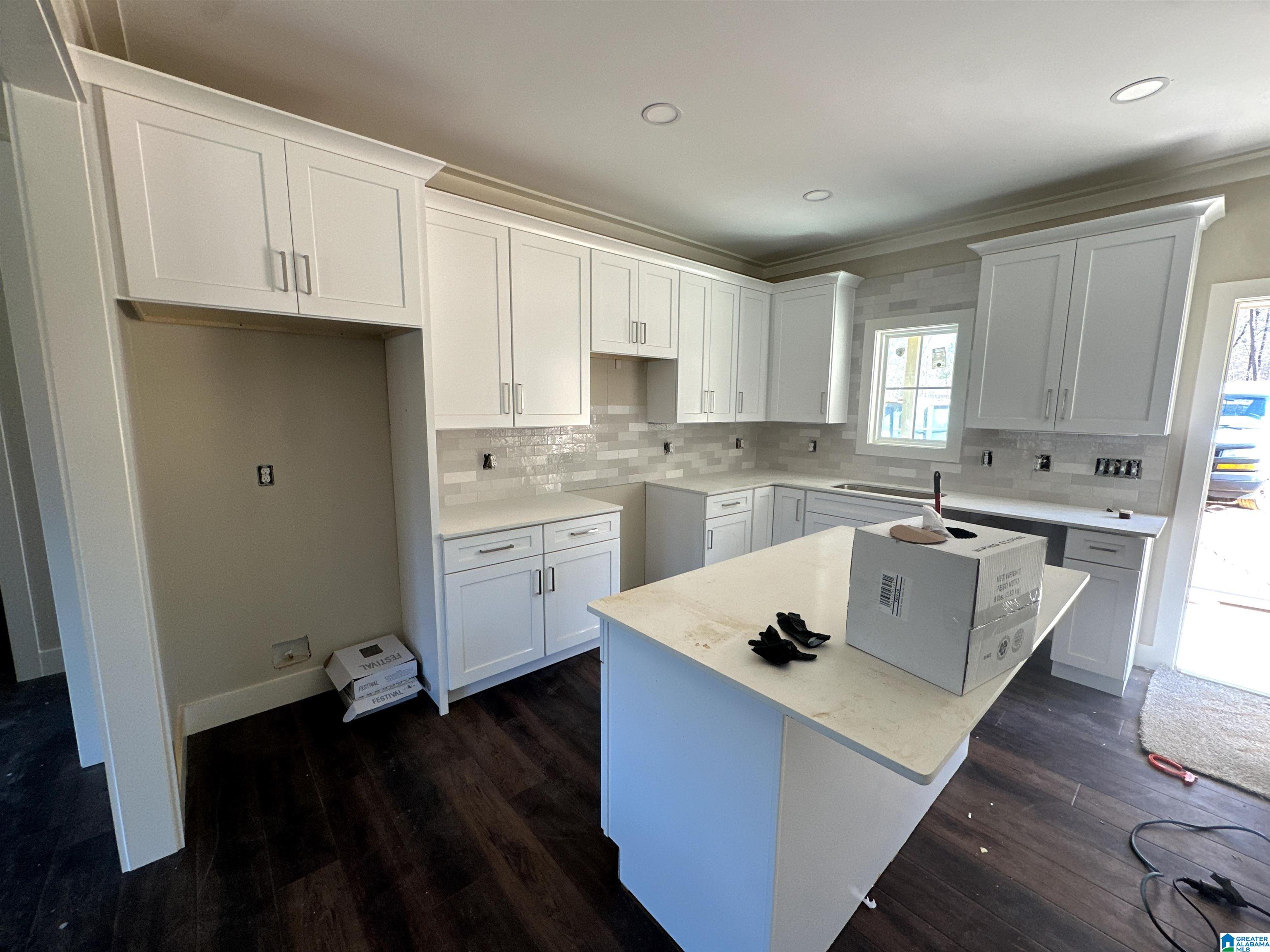 Homes for sale in Leeds, AL | 1065 Oak Valley Dr, Leeds, AL 35094 | MLS# 21443577