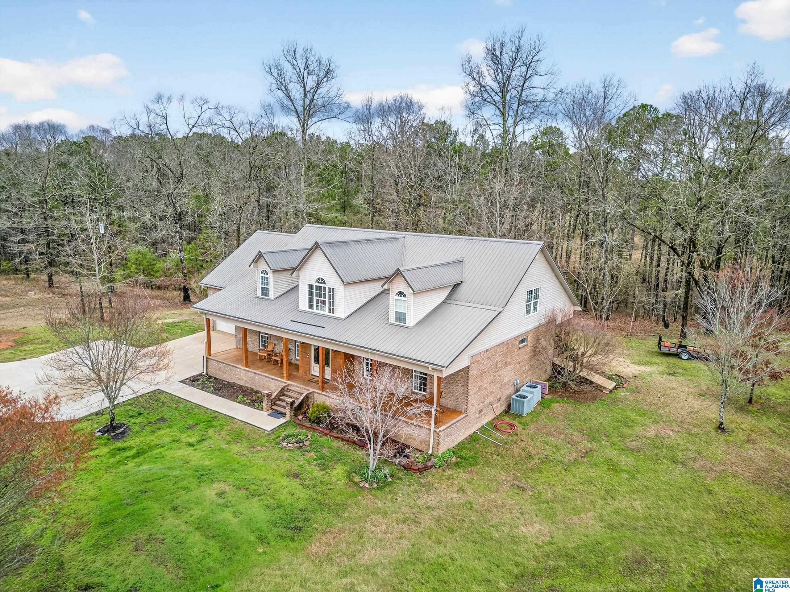 Homes for sale in Pell City, AL | 1340 Lister Dr, Pell City, AL 35125 | MLS# 21443653