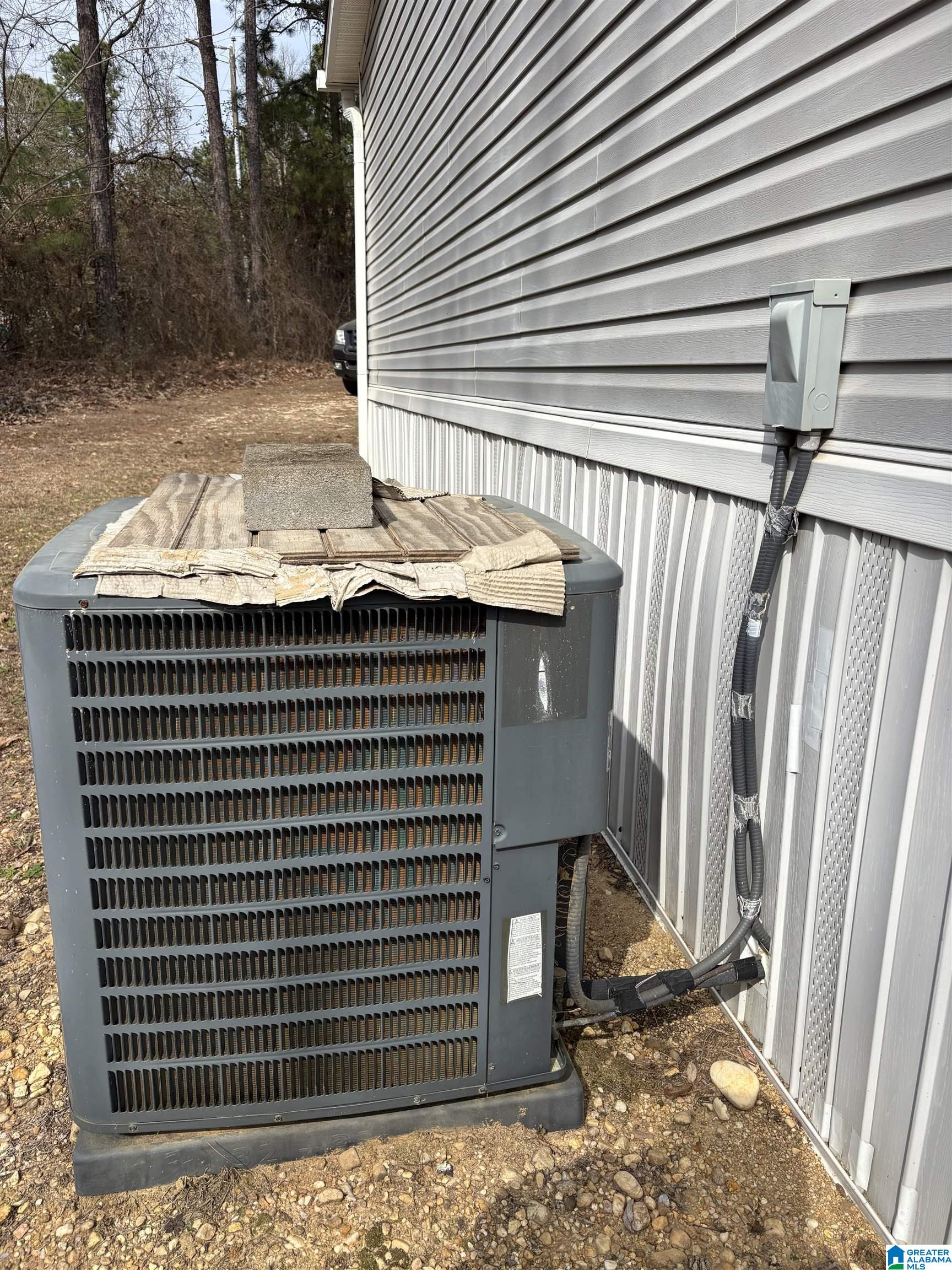 Homes for sale in Deatsville, AL | 142 County Road 64, Deatsville, AL 36022 | MLS# 21443690