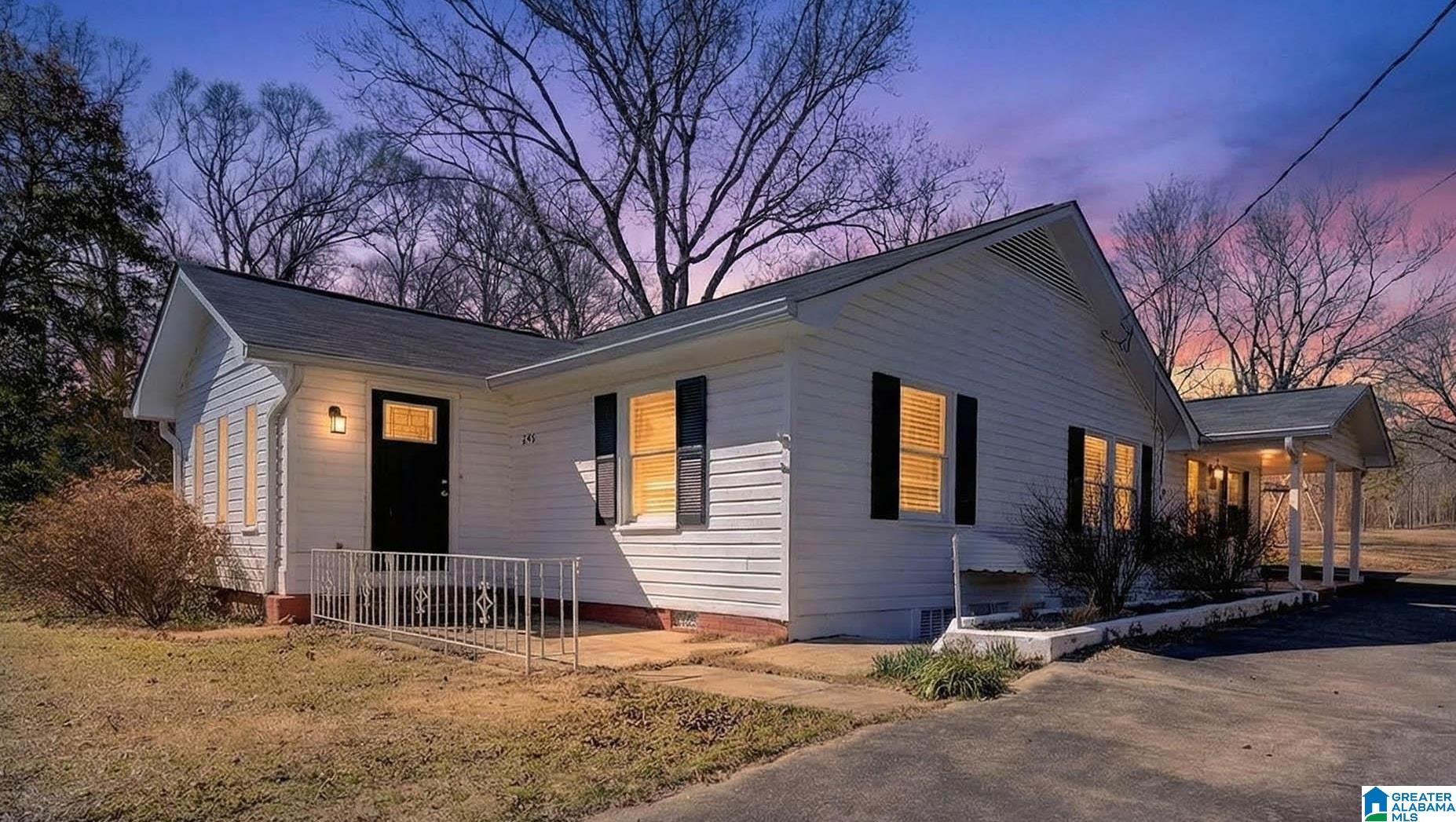 Homes for sale in Heflin, AL | 295 Oxford Street, Heflin, AL 36264 | MLS# 21443694