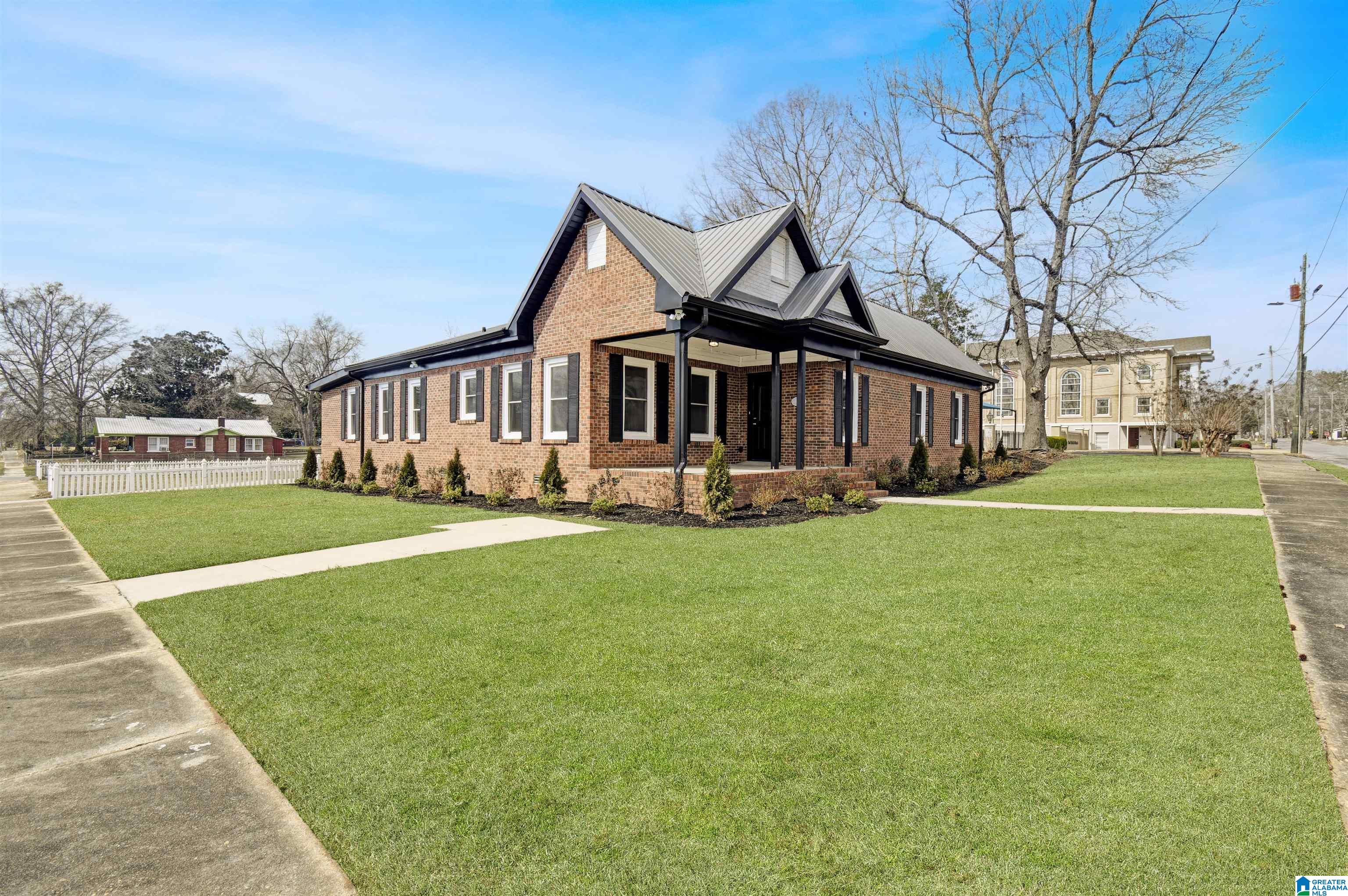 Homes for sale in Clanton, AL | 203 8Th Street, Clanton, AL 35045 | MLS# 21443697