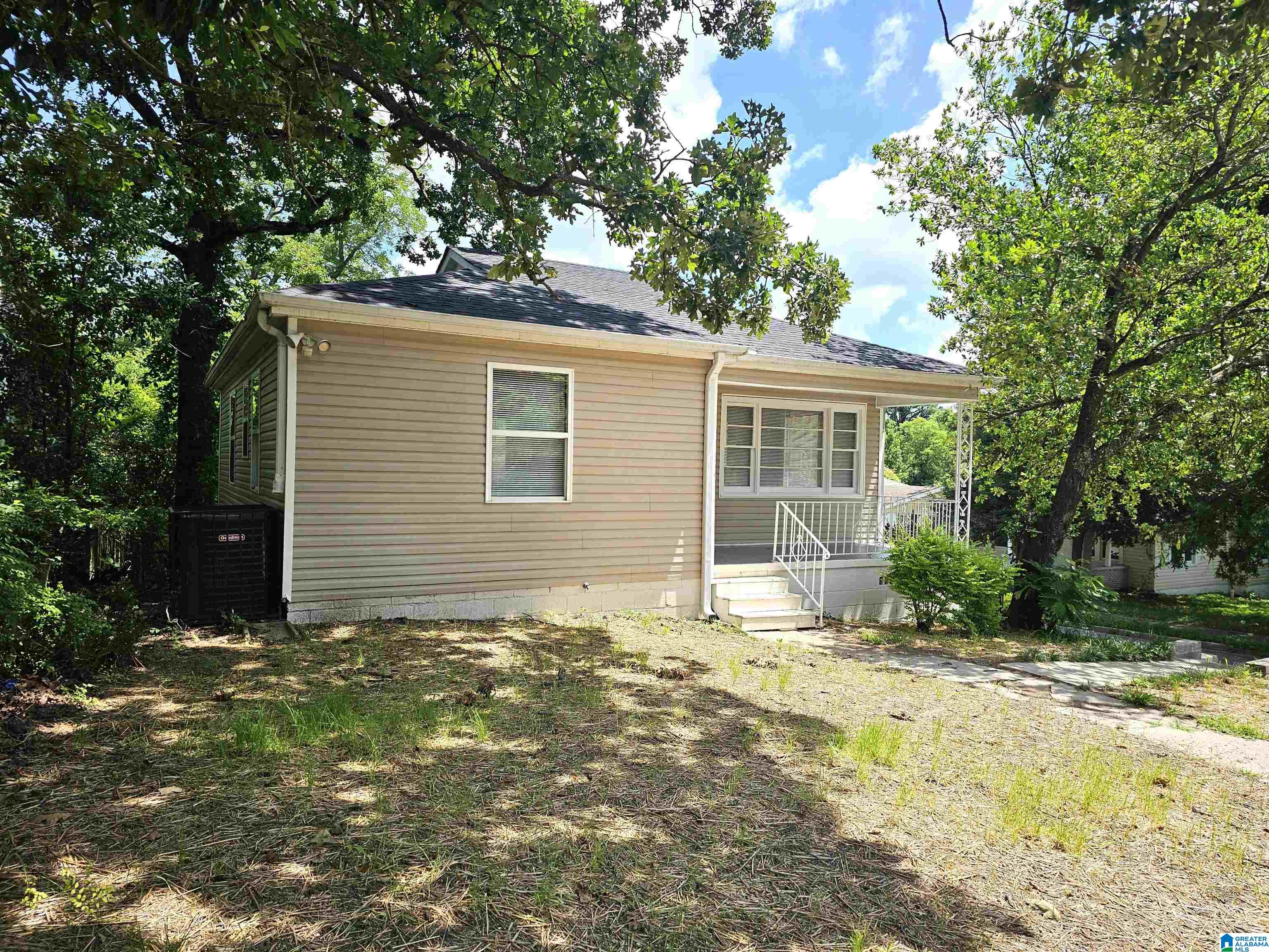 Homes for sale in Tarrant, AL | 1556 Mountain Dr, Tarrant, AL 35217 | MLS# 21443720