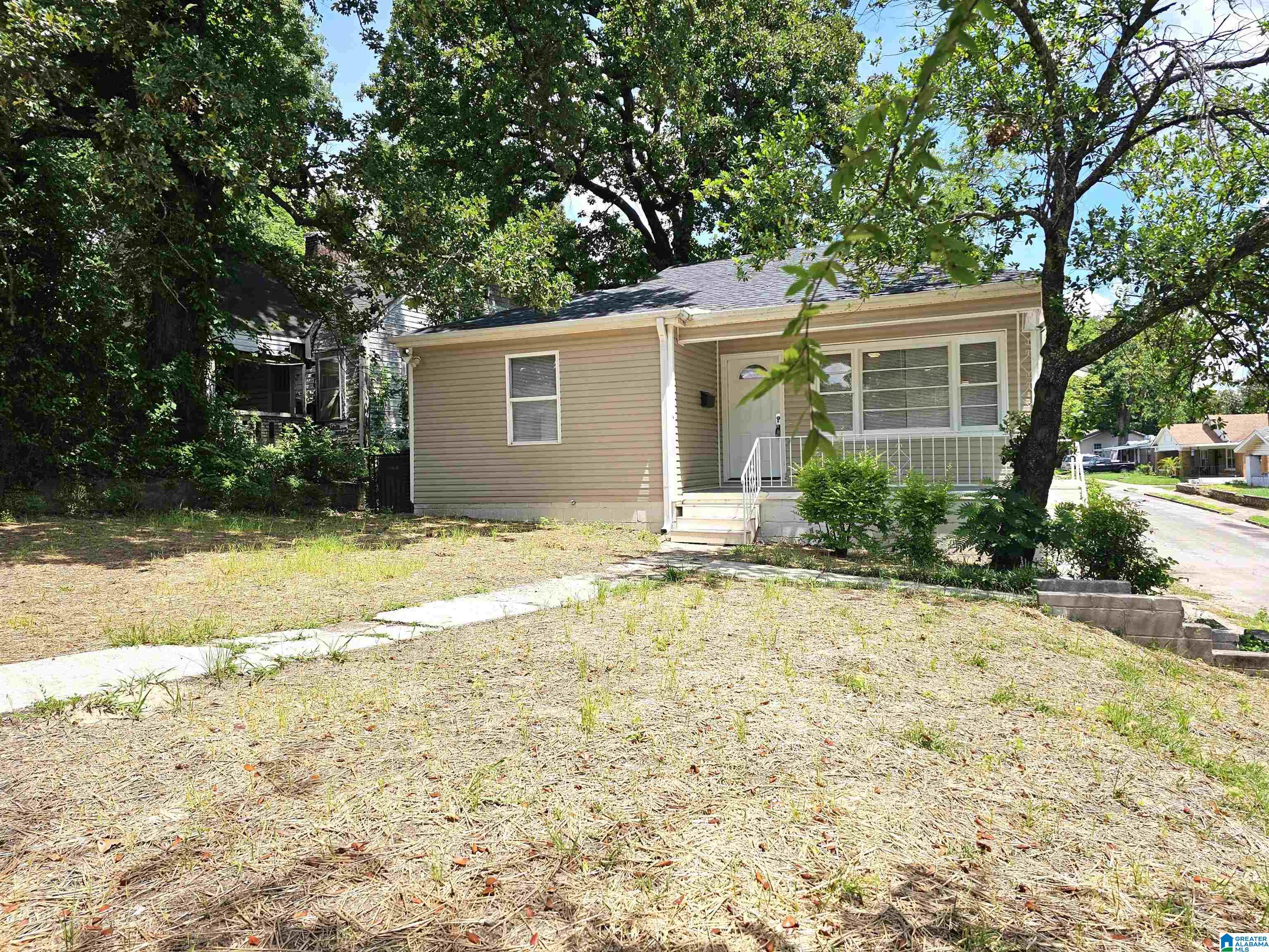 Homes for sale in Tarrant, AL | 1556 Mountain Dr, Tarrant, AL 35217 | MLS# 21443720