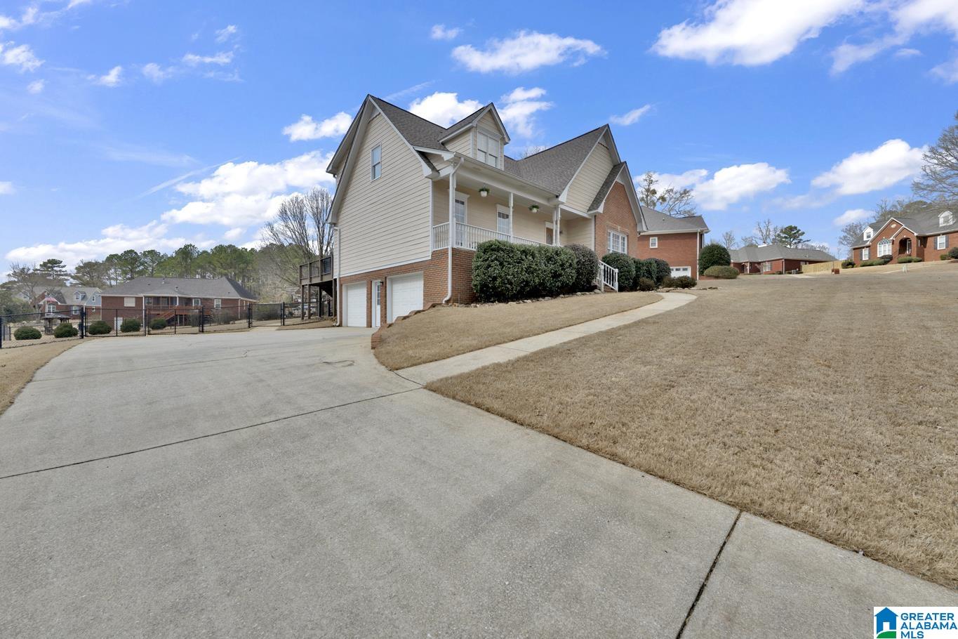 Homes for sale in Trussville, AL | 3745 Lookout Dr, Trussville, AL 35173 | MLS# 21443728