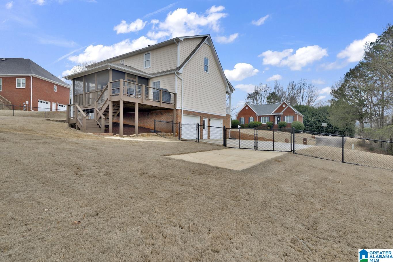 Homes for sale in Trussville, AL | 3745 Lookout Dr, Trussville, AL 35173 | MLS# 21443728