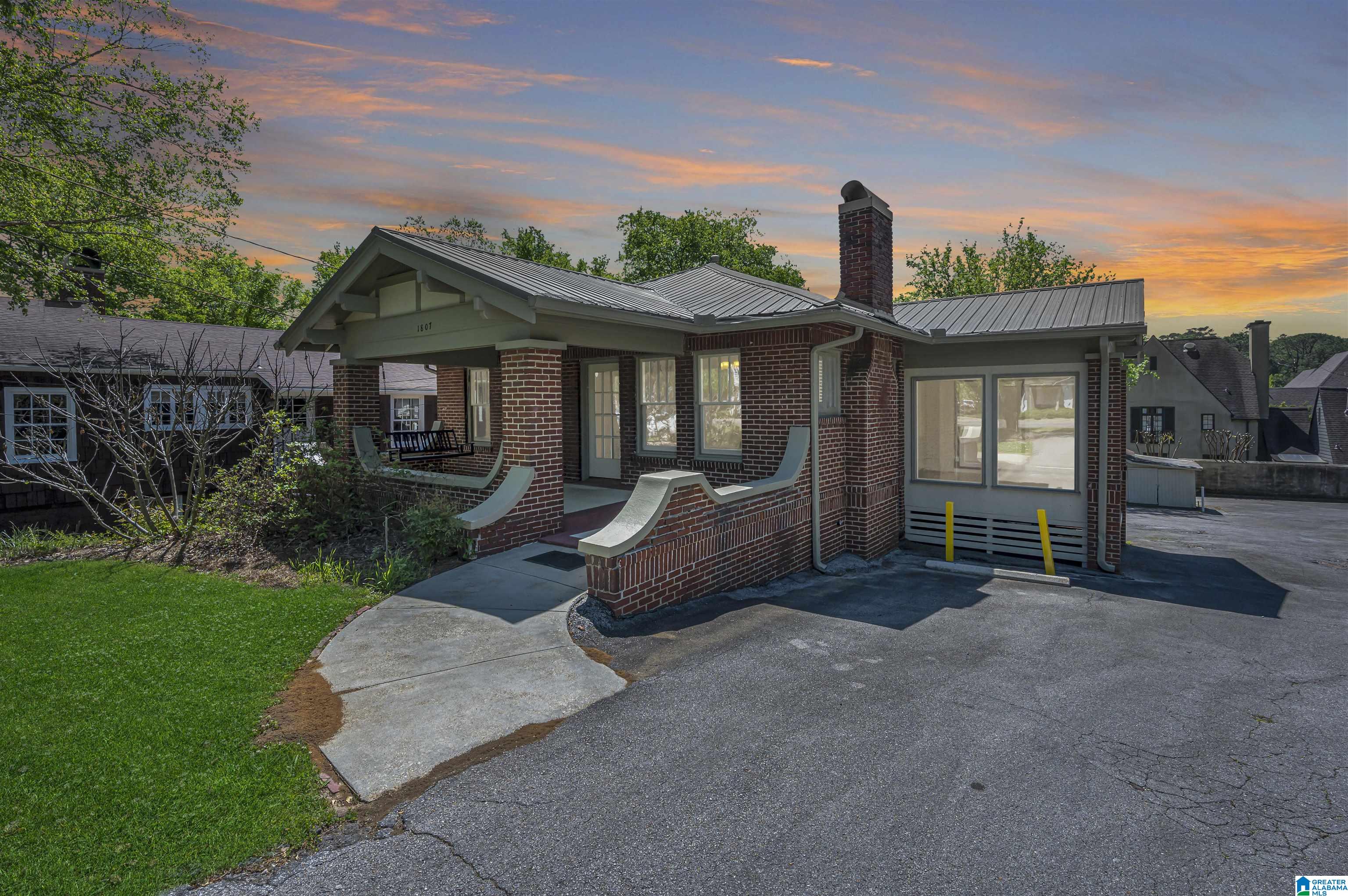1807 OXMOOR ROAD