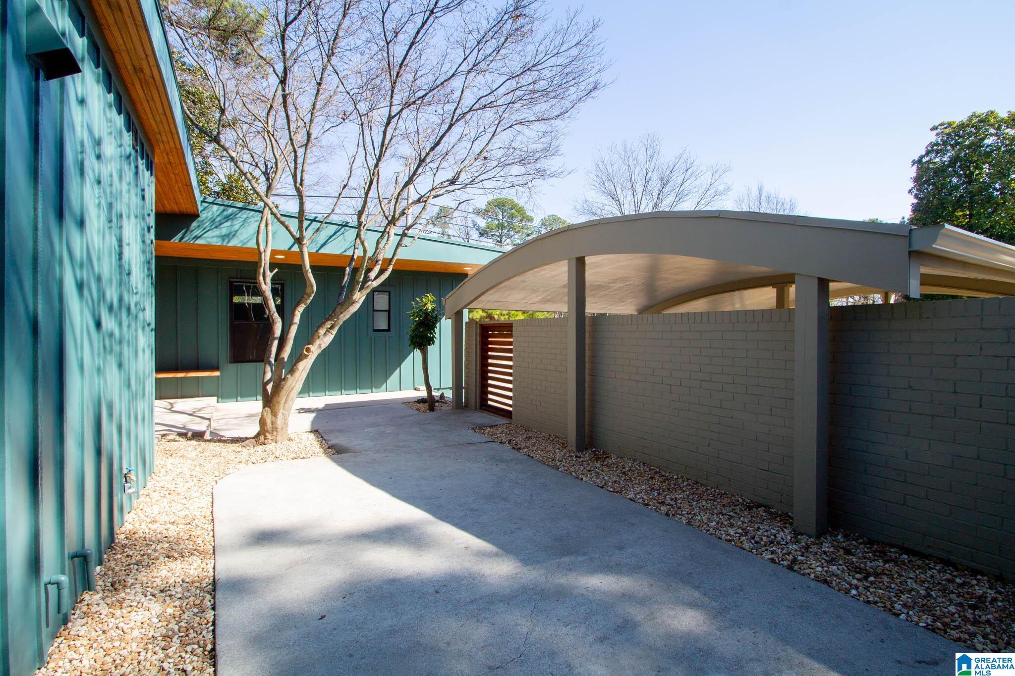 Homes for sale in Vestavia Hills, AL | 1632 Gentilly Dr, Vestavia Hills, AL 35226 | MLS# 21443793