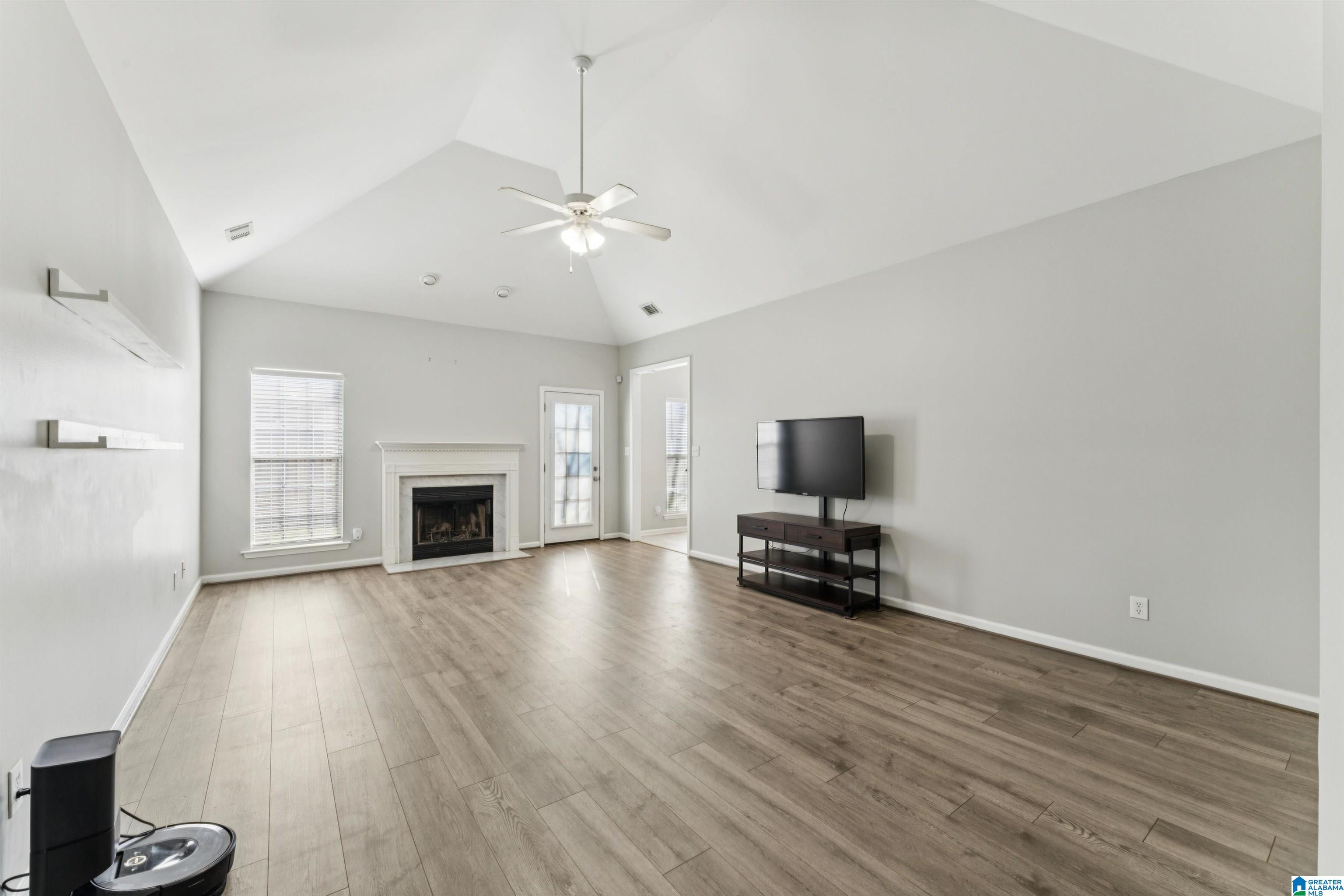 Homes for sale in Calera, AL | 108 Macon Court, Calera, AL 35040 | MLS# 21443796