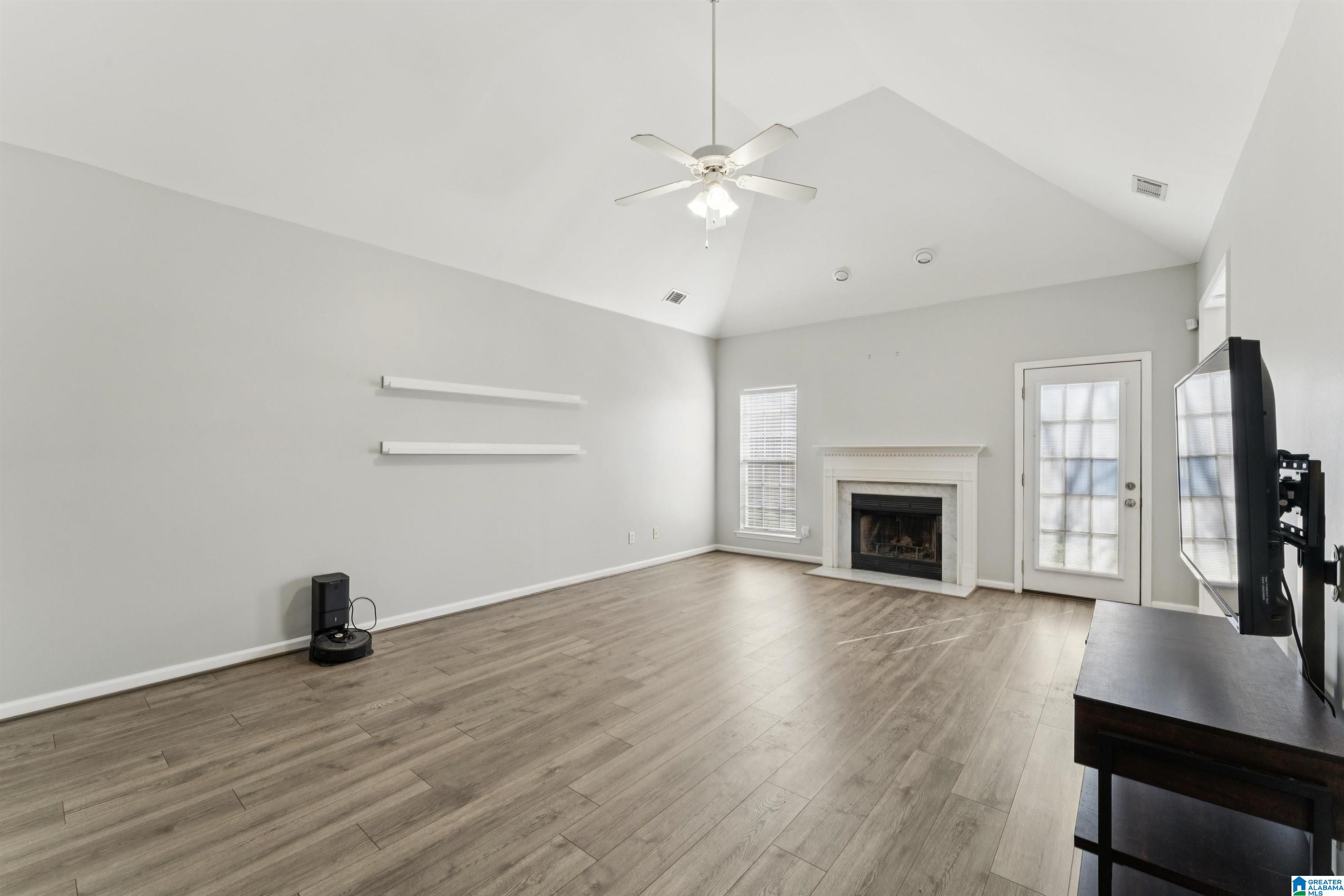 Homes for sale in Calera, AL | 108 Macon Court, Calera, AL 35040 | MLS# 21443796