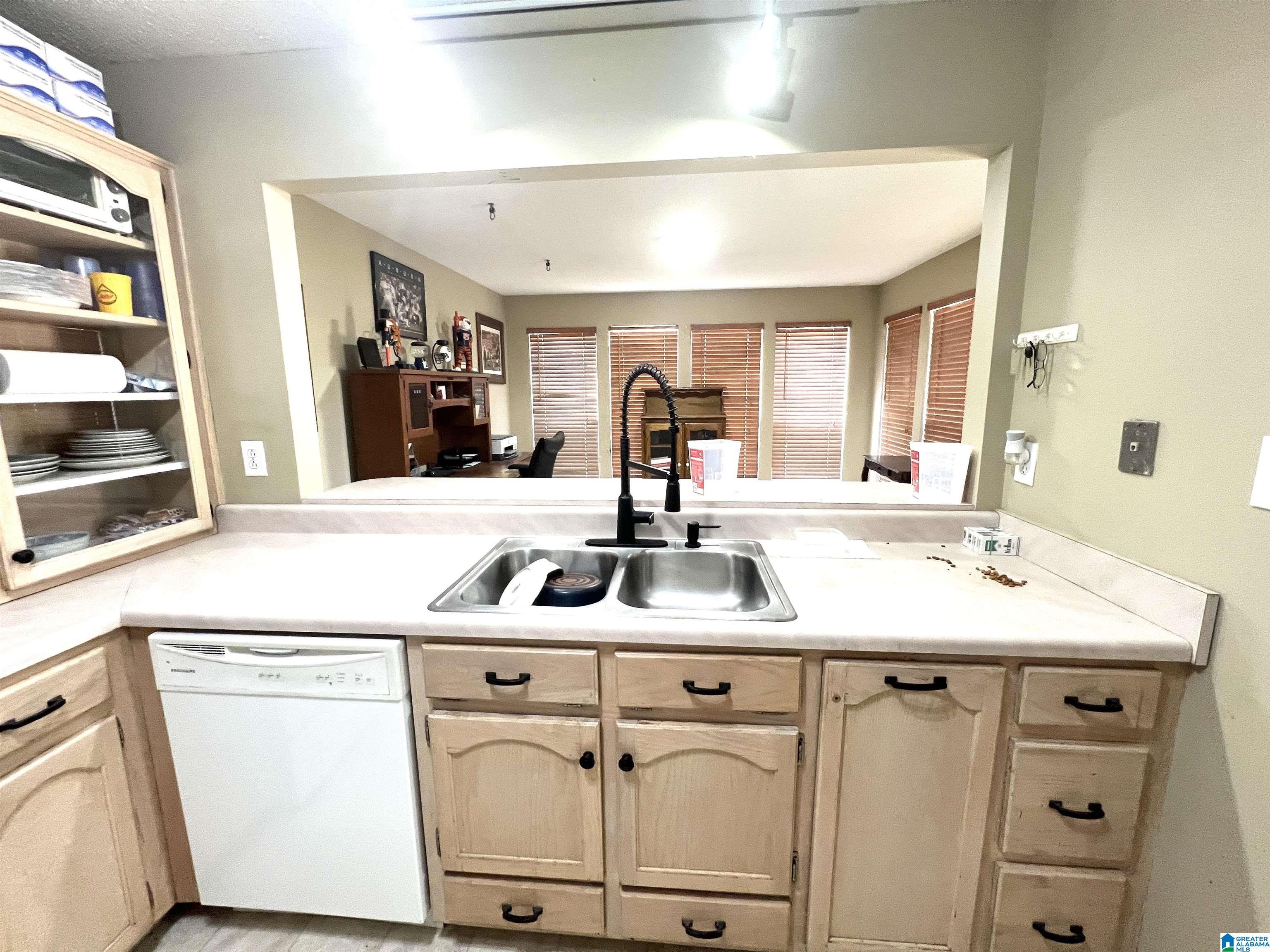 Homes for sale in Mount Olive, AL | 5868 Tommy Town Road, Mount Olive, AL 35117 | MLS# 21443849