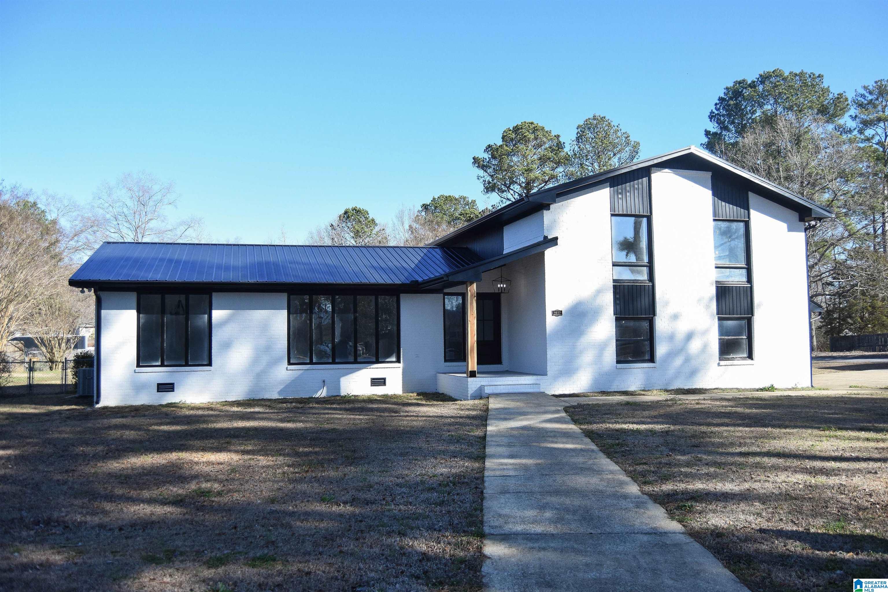 2032 GLEN DAVIS LANE