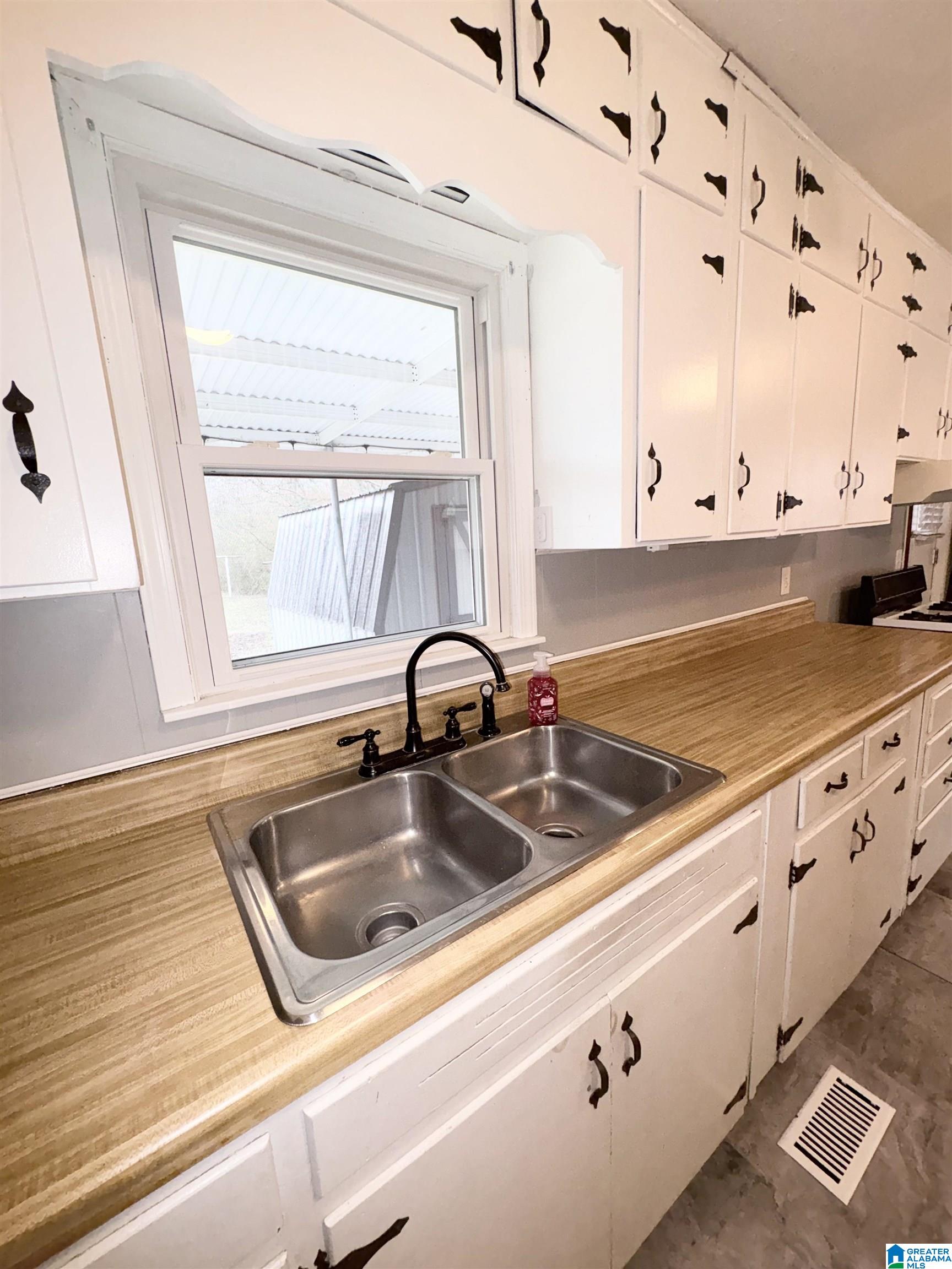 Homes for sale in Weaver, AL | 807 Astor Avenue, Weaver, AL 36277 | MLS# 21443907