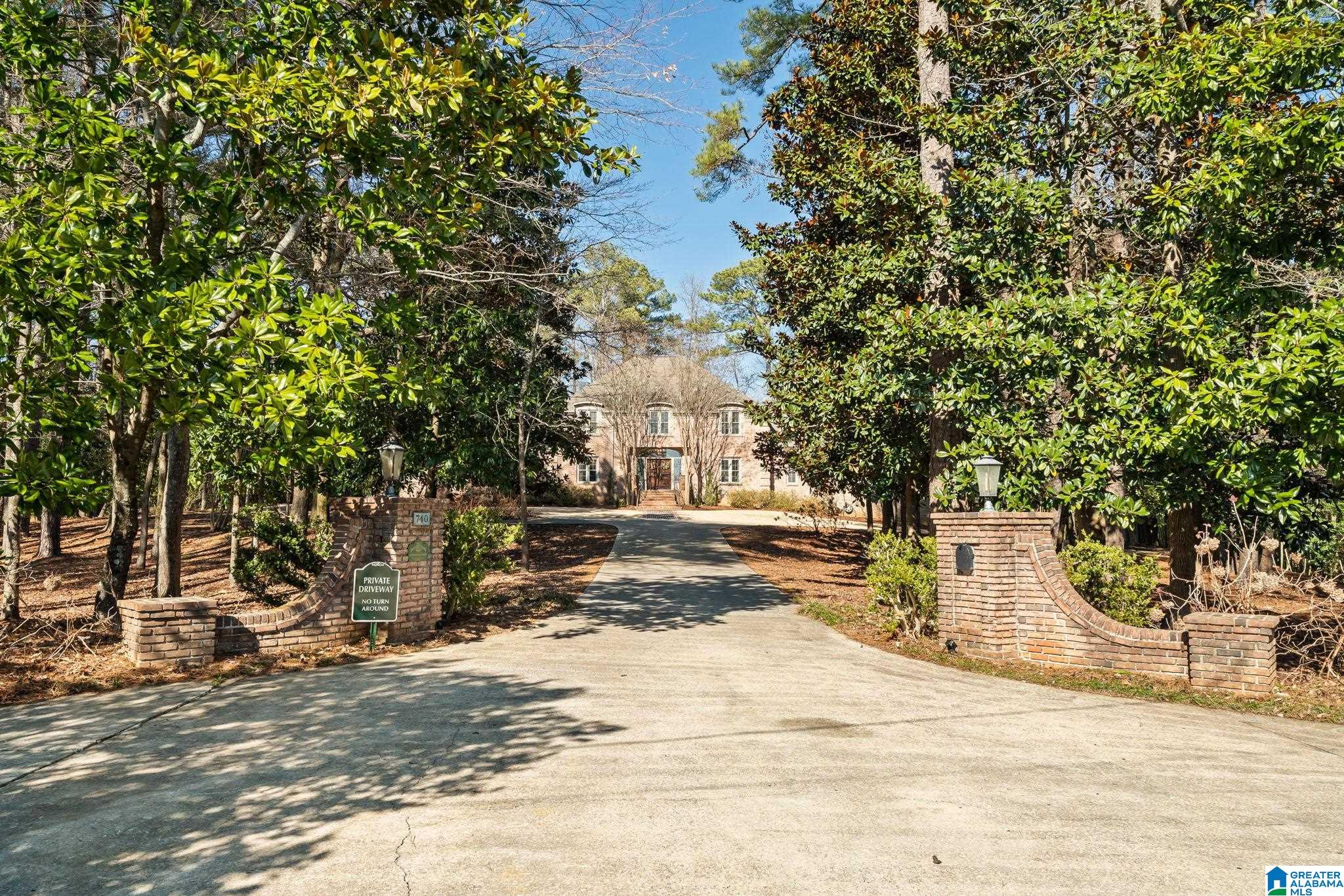 Homes for sale in Vestavia Hills, AL | 740 Sussex Dr, Vestavia Hills, AL 35226 | MLS# 21443939