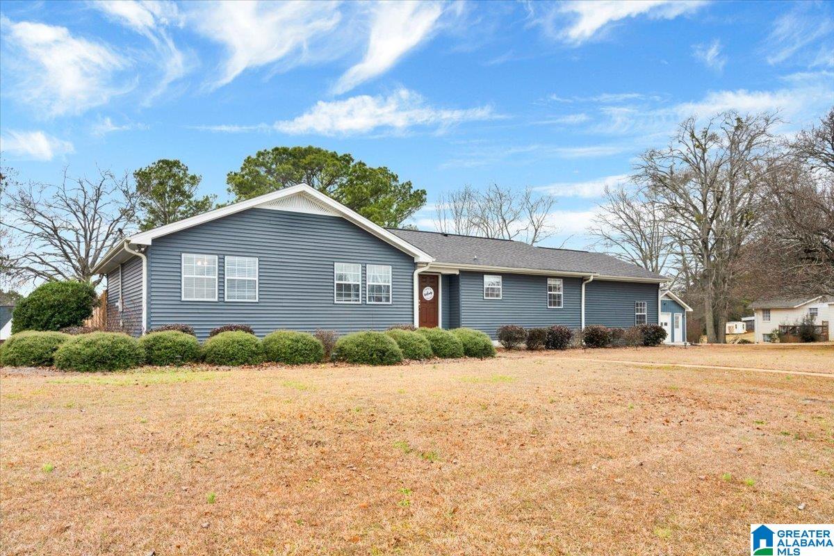 Homes for sale in Clanton, AL | 611 Dennis Street, Clanton, AL 35045 | MLS# 21444006