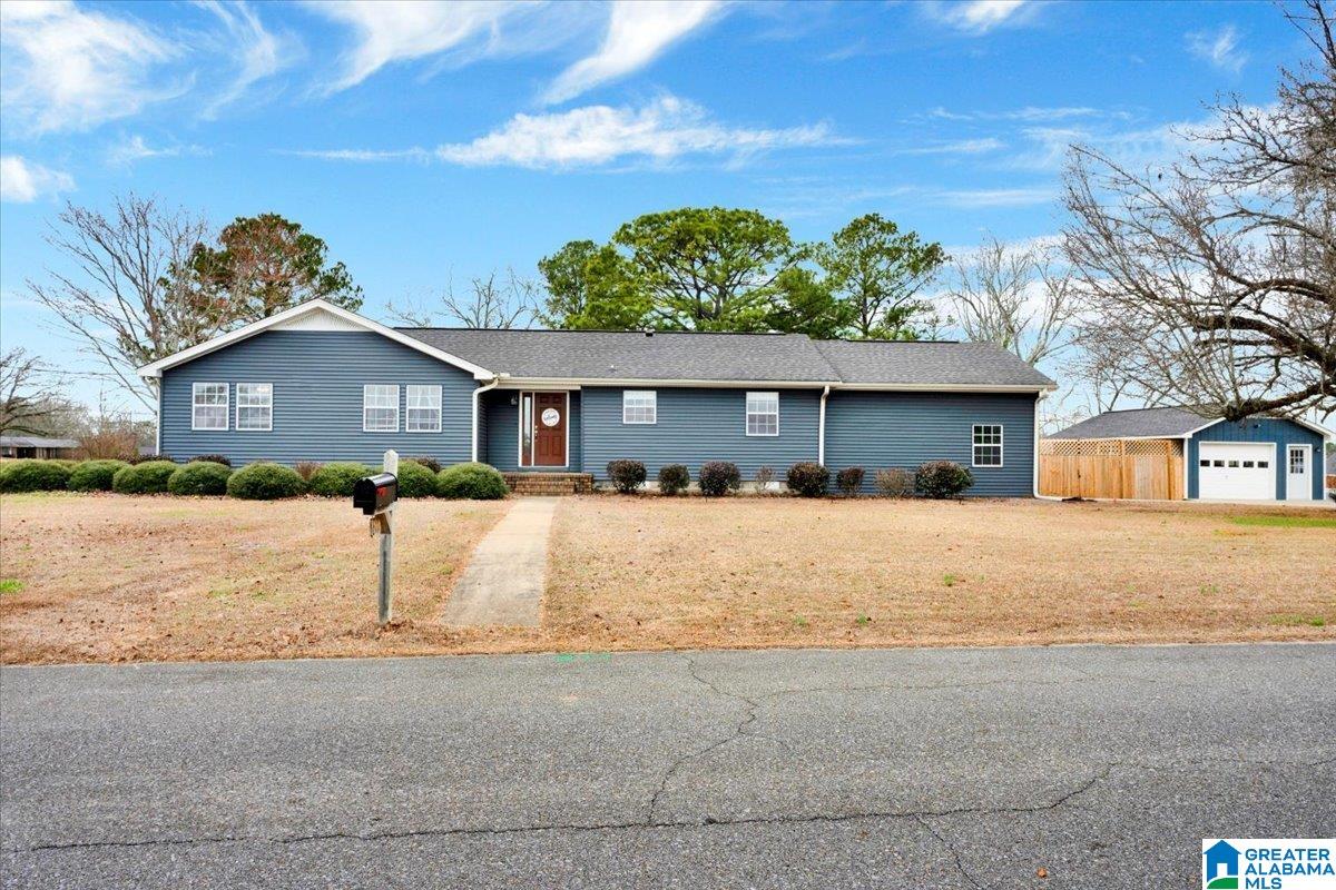 Homes for sale in Clanton, AL | 611 Dennis Street, Clanton, AL 35045 | MLS# 21444006